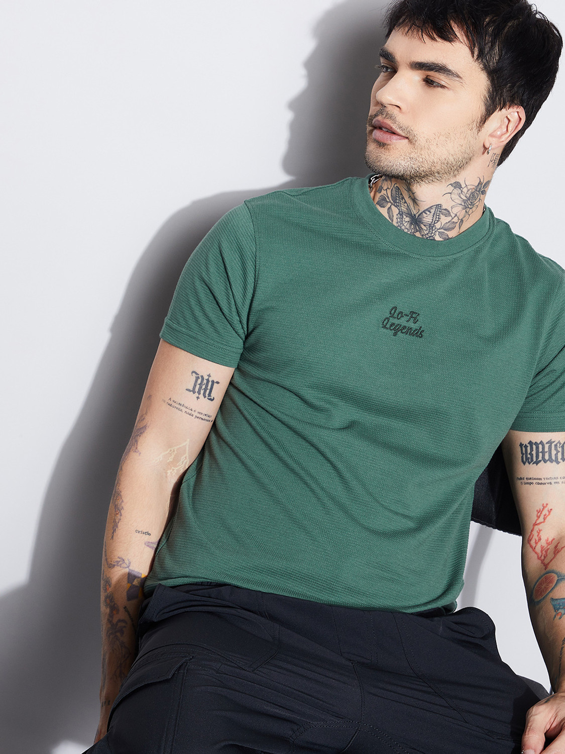 Image of Fame Forever by Lifestyle Solid Men Round Neck Green T-Shirt
