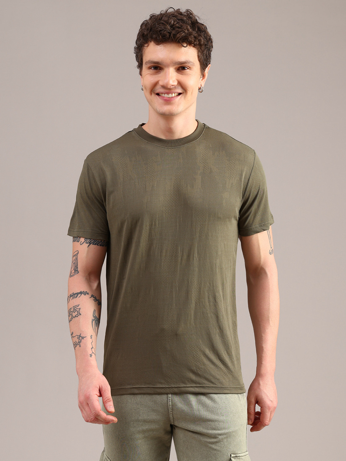 Image of V-MART Solid Men Round Neck Green T-Shirt