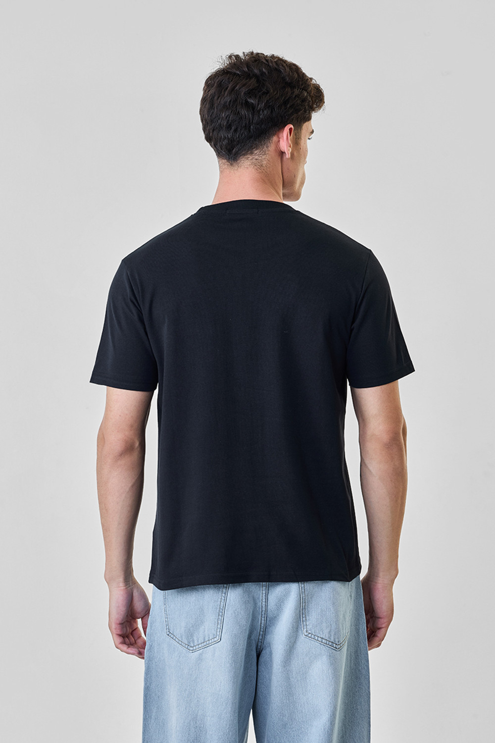 Image of Snitch Graphic Print Men Crew Neck Black T-Shirt