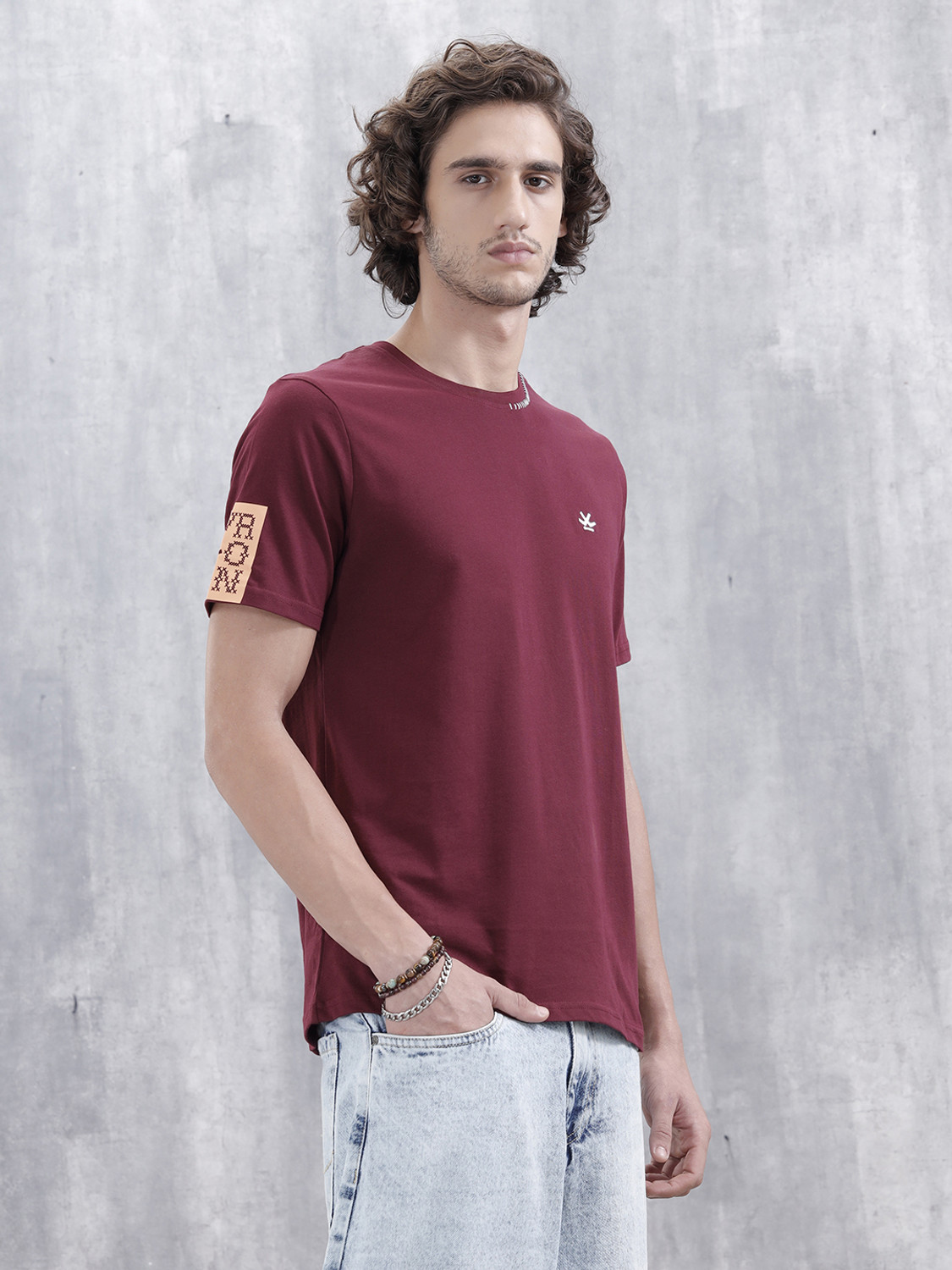 Image of WROGN Solid Men Crew Neck Maroon T-Shirt