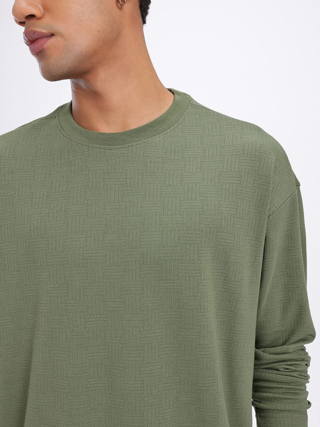 Image of Glitchez Solid Men Round Neck Green T-Shirt