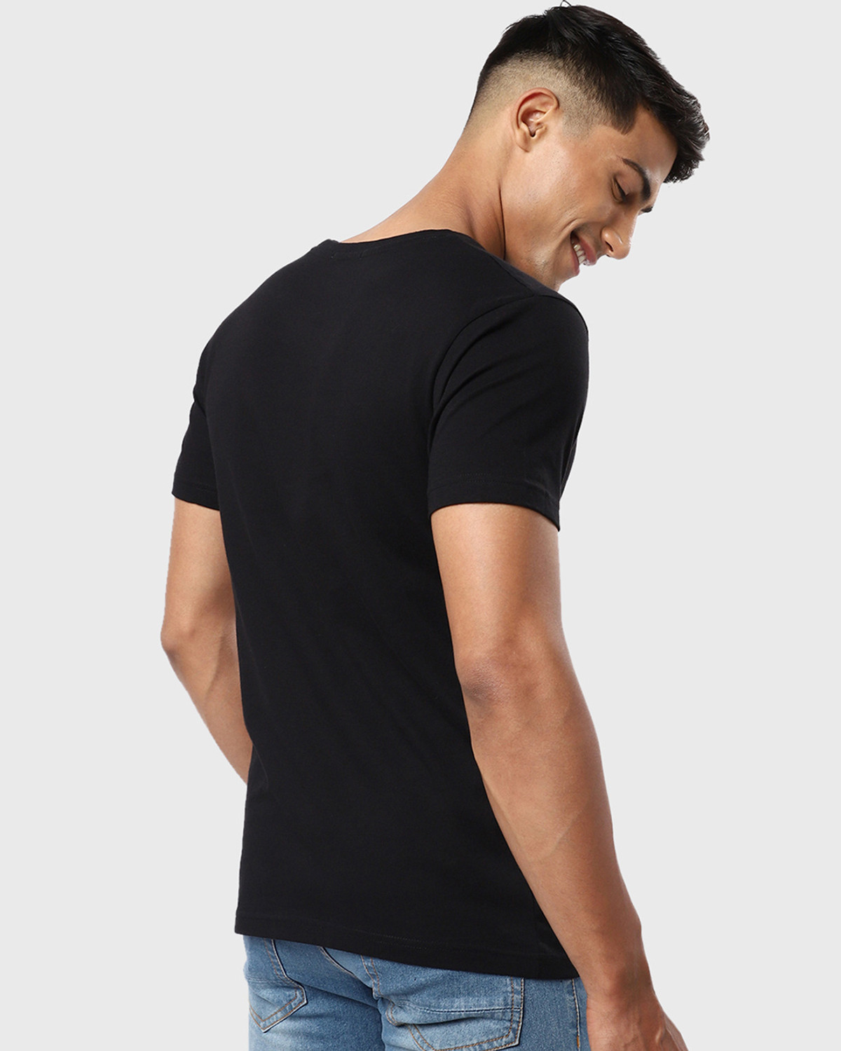 Image of BEWAKOOF Printed Men Round Neck Black T-Shirt