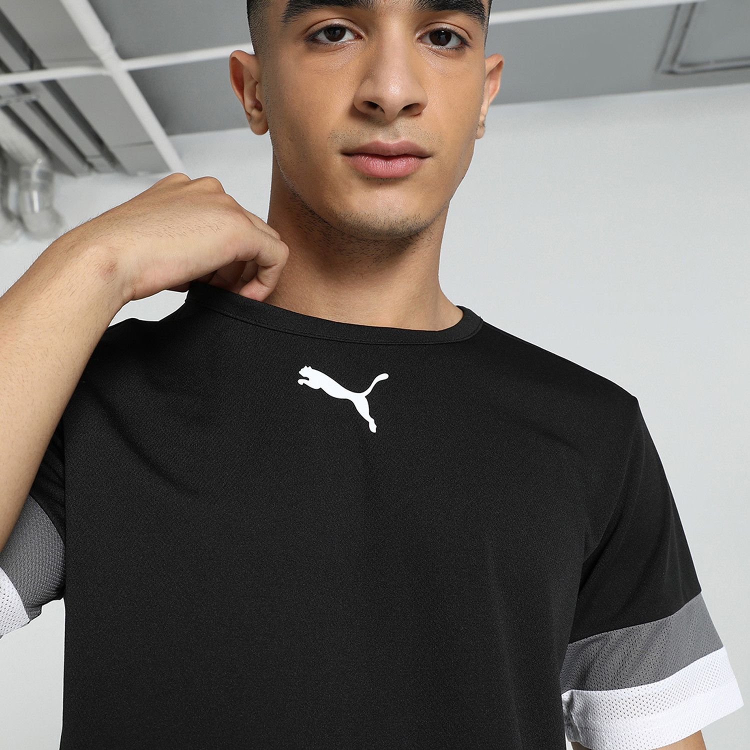 Image of PUMA Solid Men Crew Neck Black T-Shirt