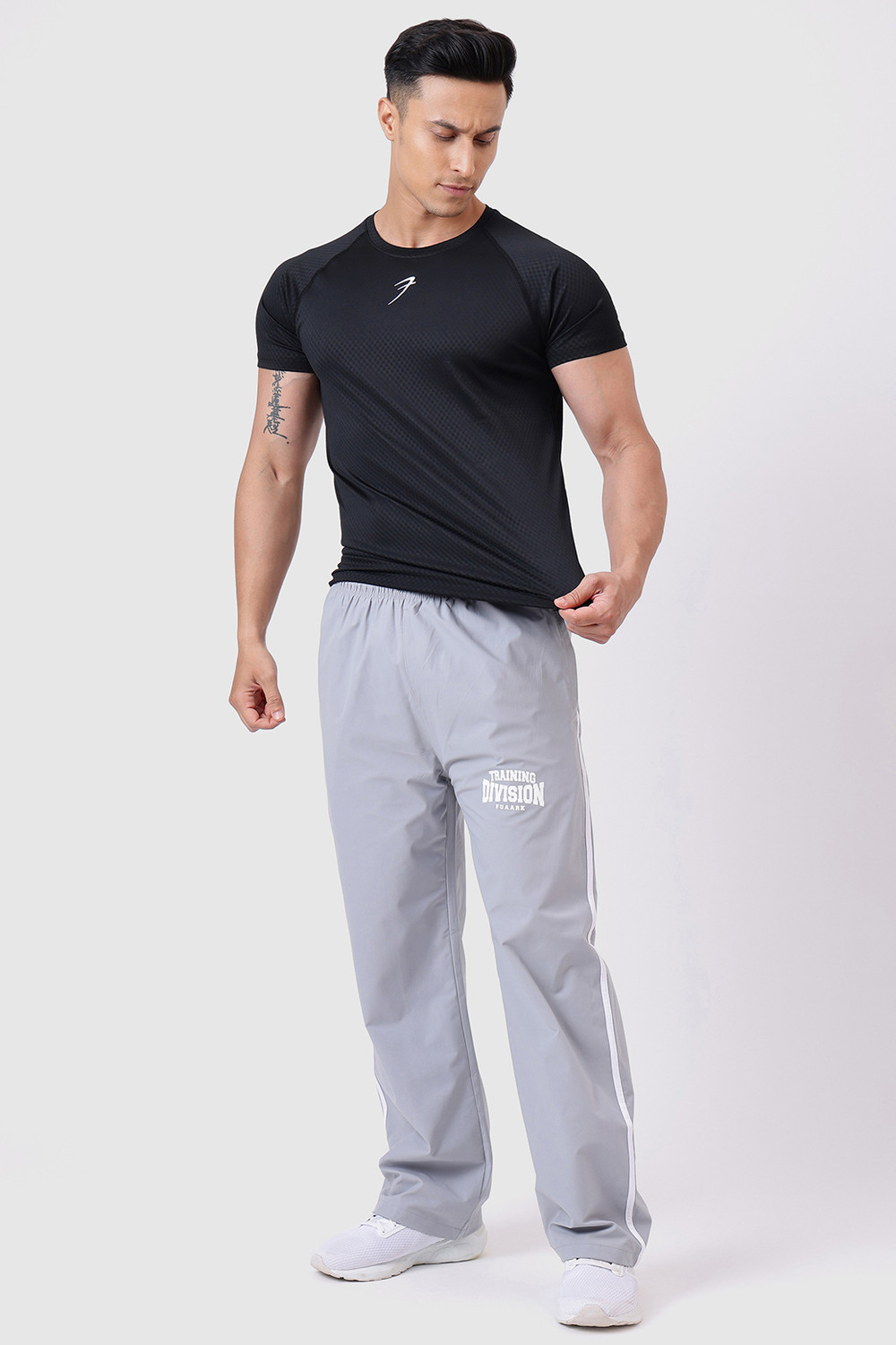 Image of FuaarK Solid Men Round Neck Black T-Shirt