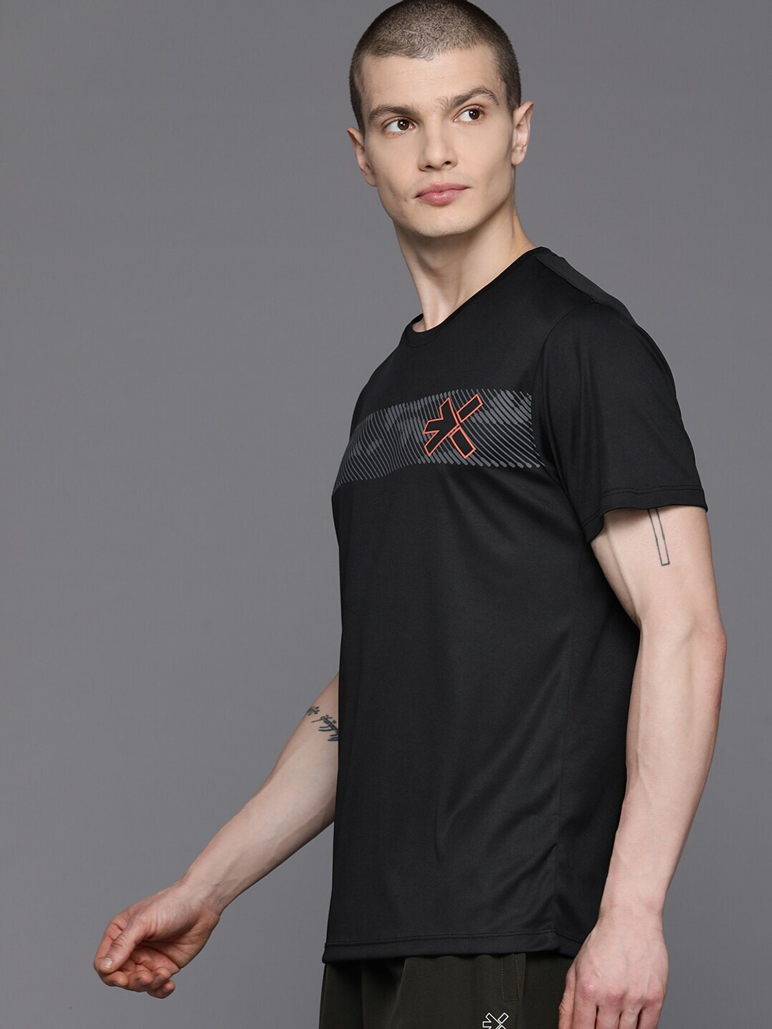 Image of HRX by Hrithik Roshan Printed Men Round Neck Black T-Shirt