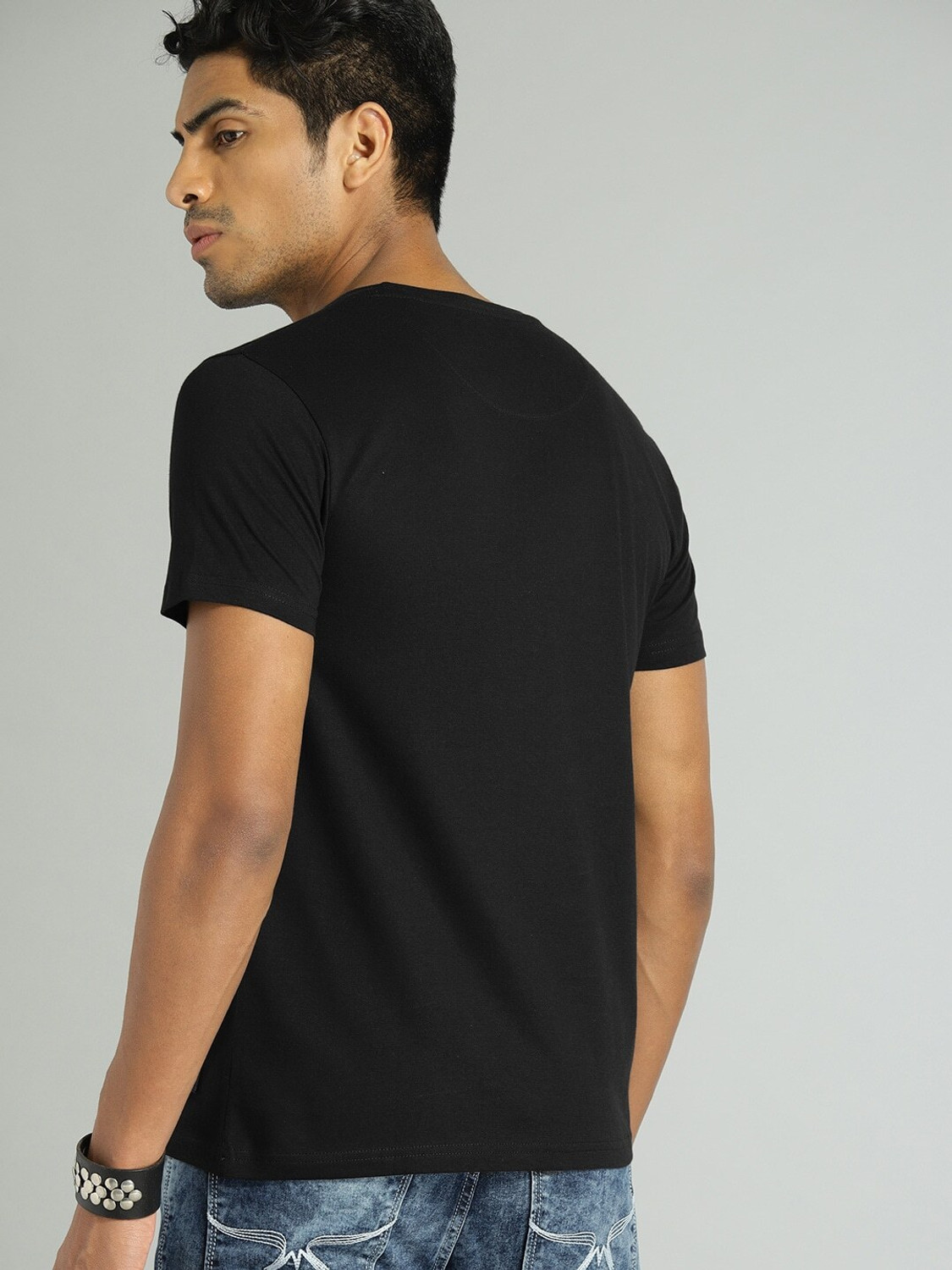 Image of Roadster Solid Men Round Neck Black T-Shirt