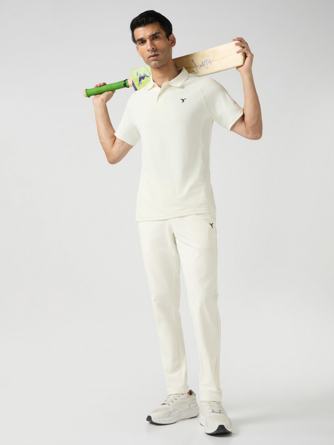 Image of TECHNOSPORT Solid Men Polo Neck White T-Shirt