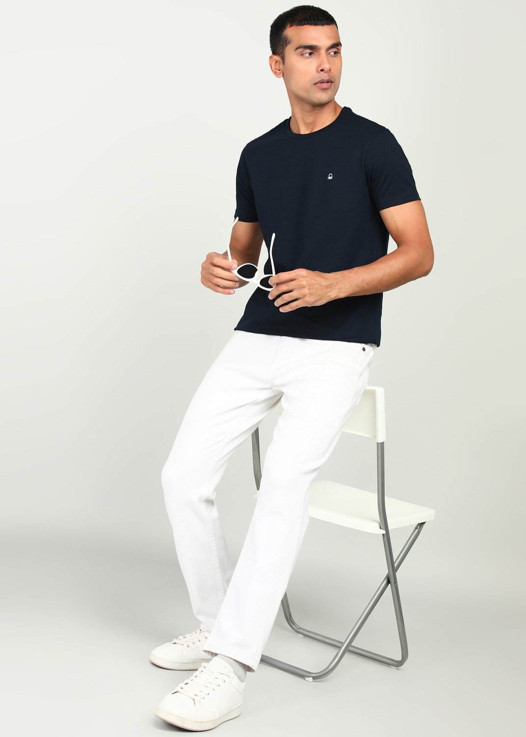 Image of United Colors of Benetton Solid Men Round Neck Navy Blue T-Shirt