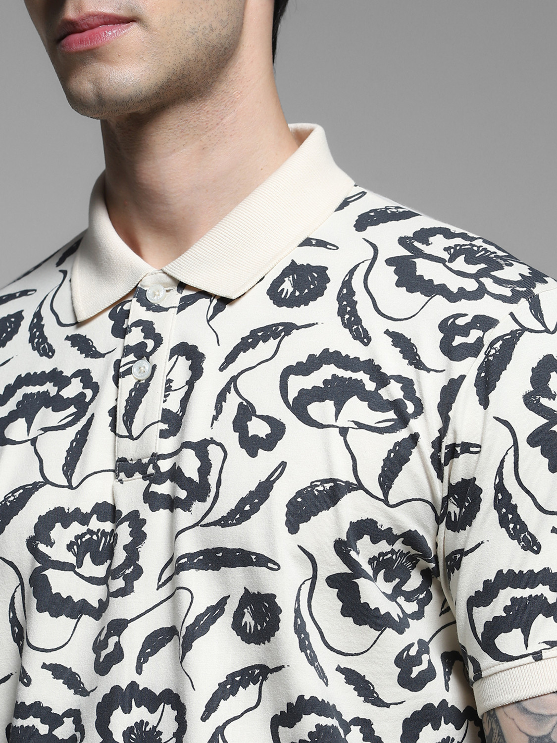 Image of JACK & JONES Solid Men Polo Neck White T-Shirt
