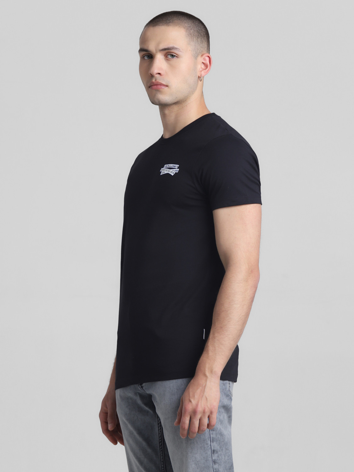 Image of JACK & JONES Solid Men Round Neck Black T-Shirt