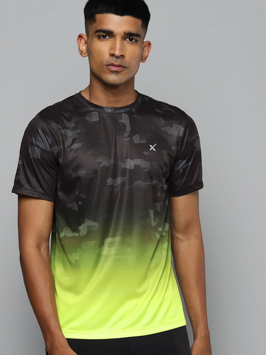 Image of HRX by Hrithik Roshan Colorblock Men Round Neck Green T-Shirt
