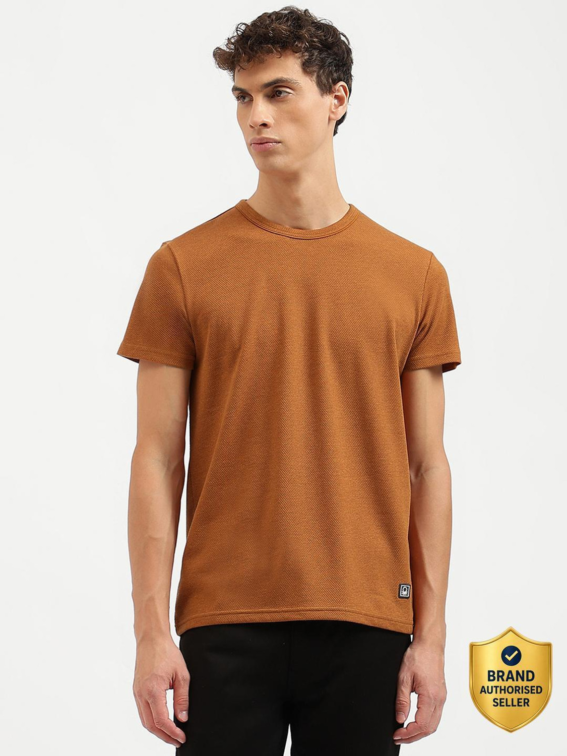 Image of United Colors of Benetton Solid Men Crew Neck Brown T-Shirt