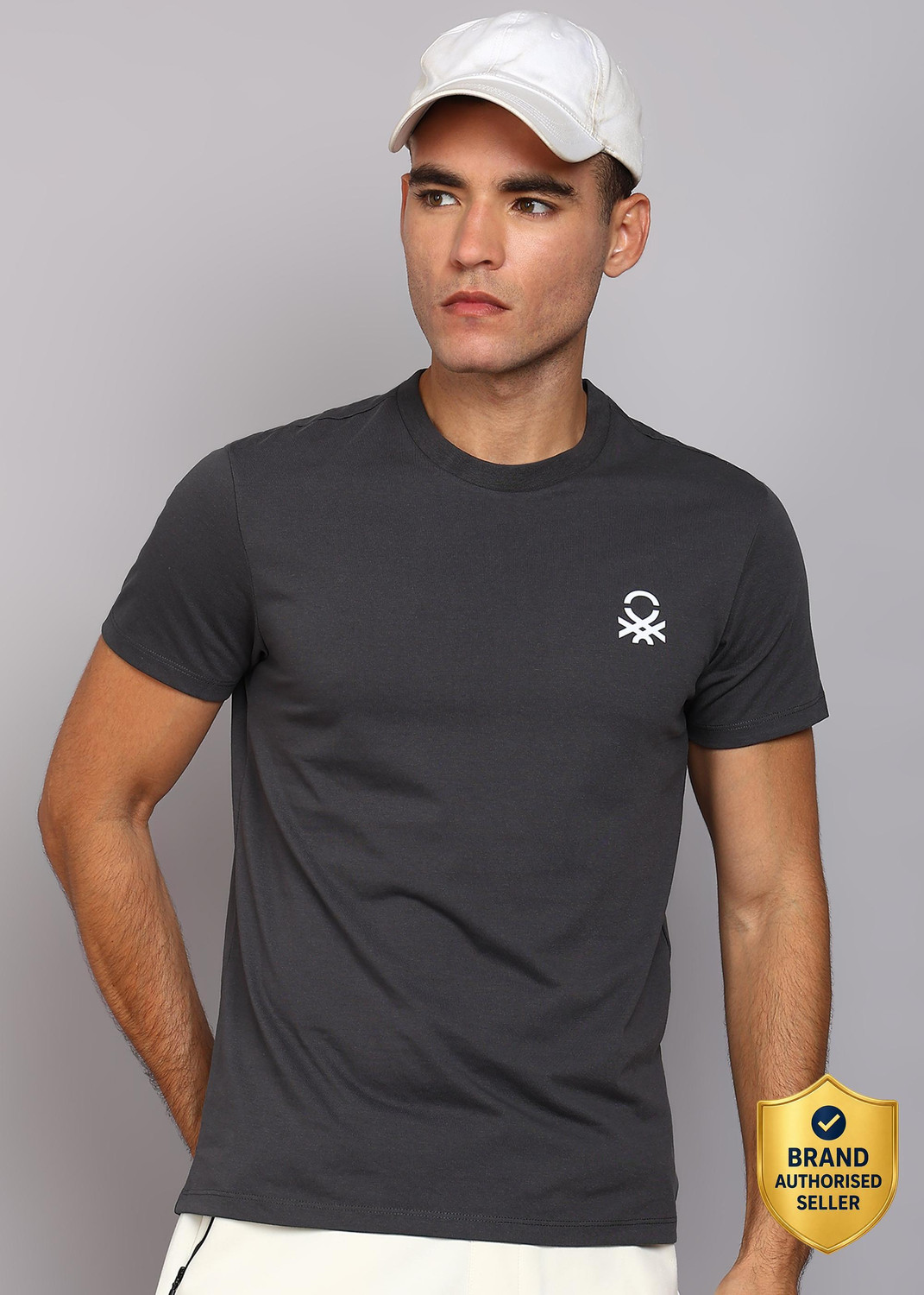 Image of United Colors of Benetton Men Solid Round Neck Cotton Blend Blue T-Shirt