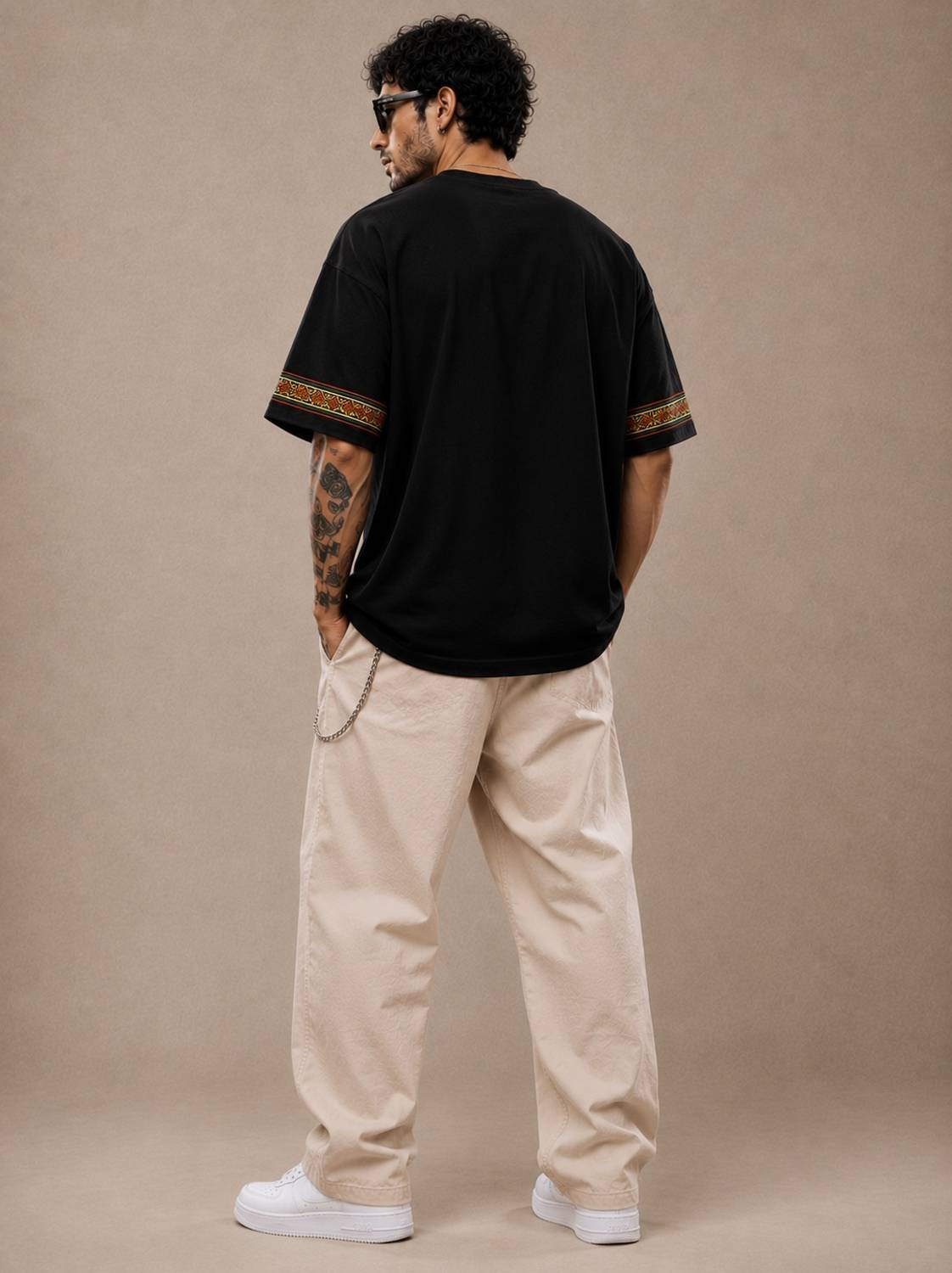 Larren Devis Black Round Neck T-Shirt - Image 4
