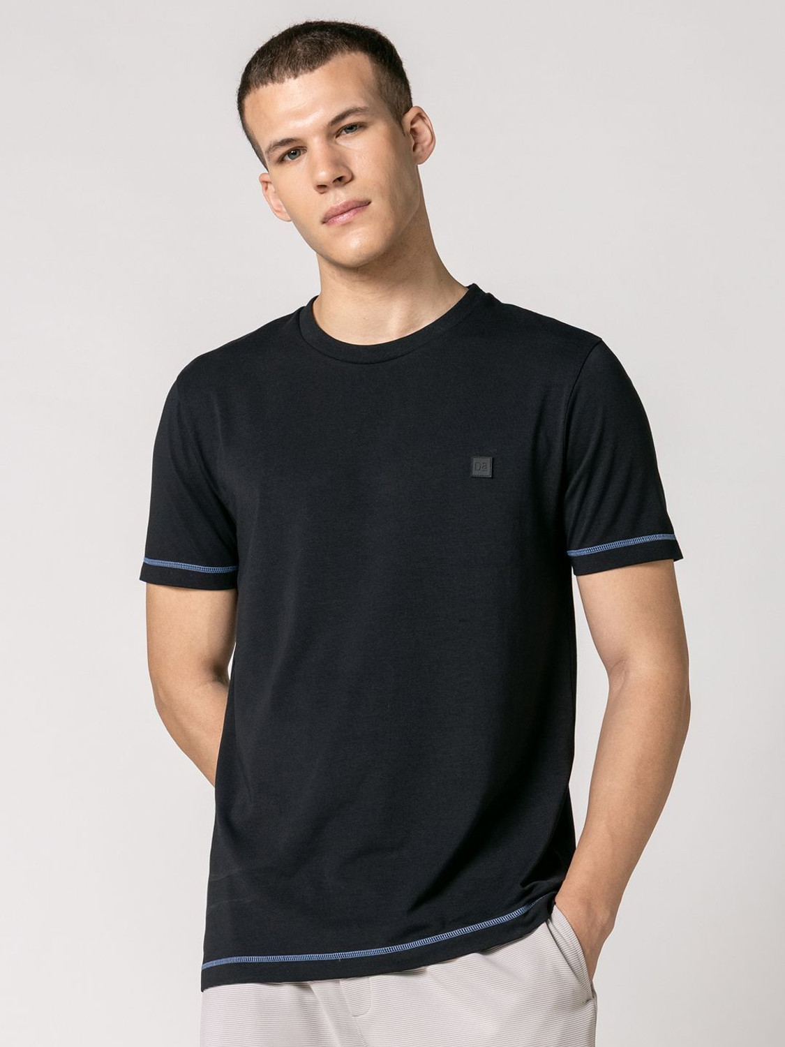 Image of Damensch Solid Men Round Neck Black T-Shirt