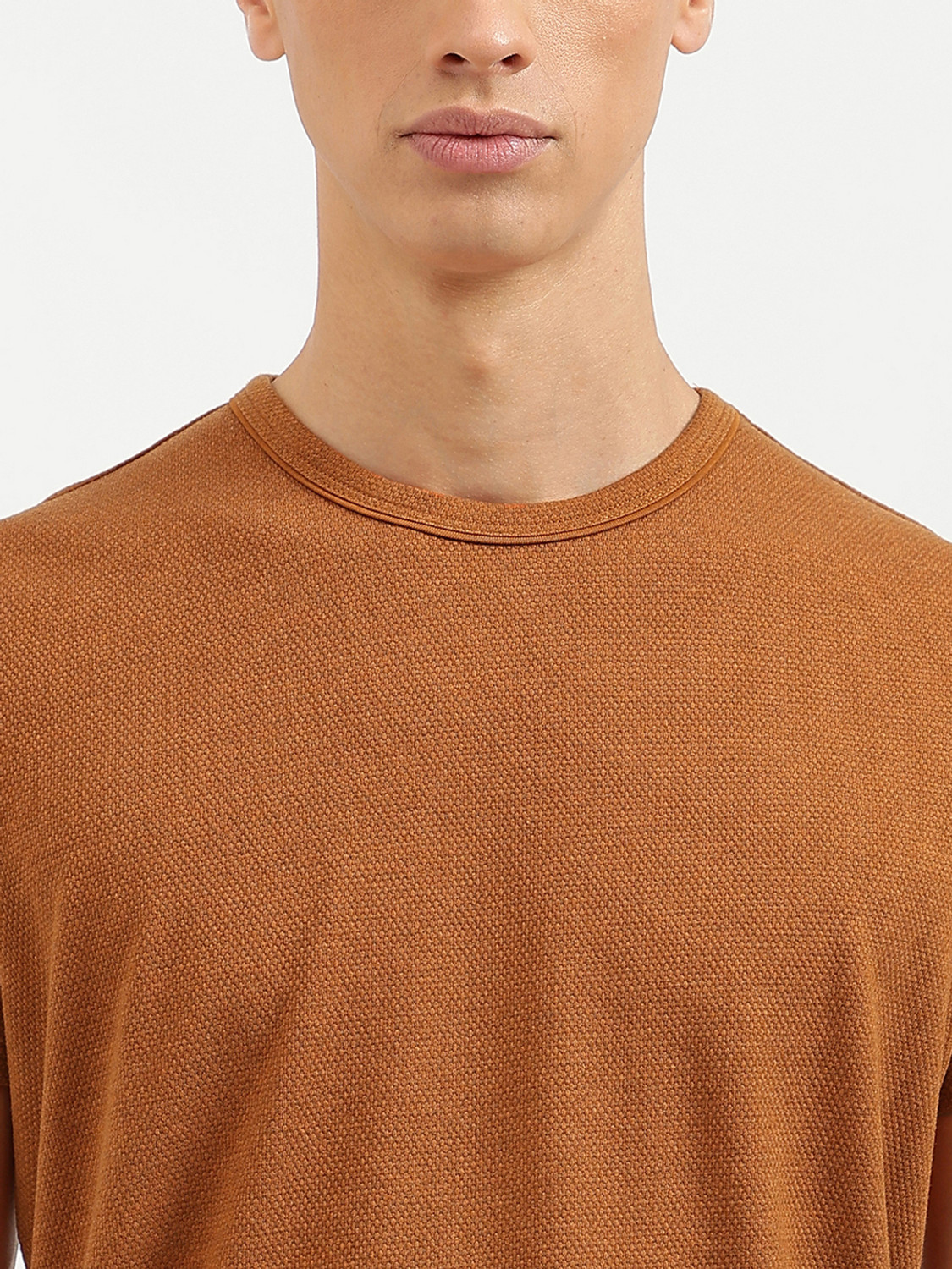 Image of United Colors of Benetton Solid Men Crew Neck Brown T-Shirt