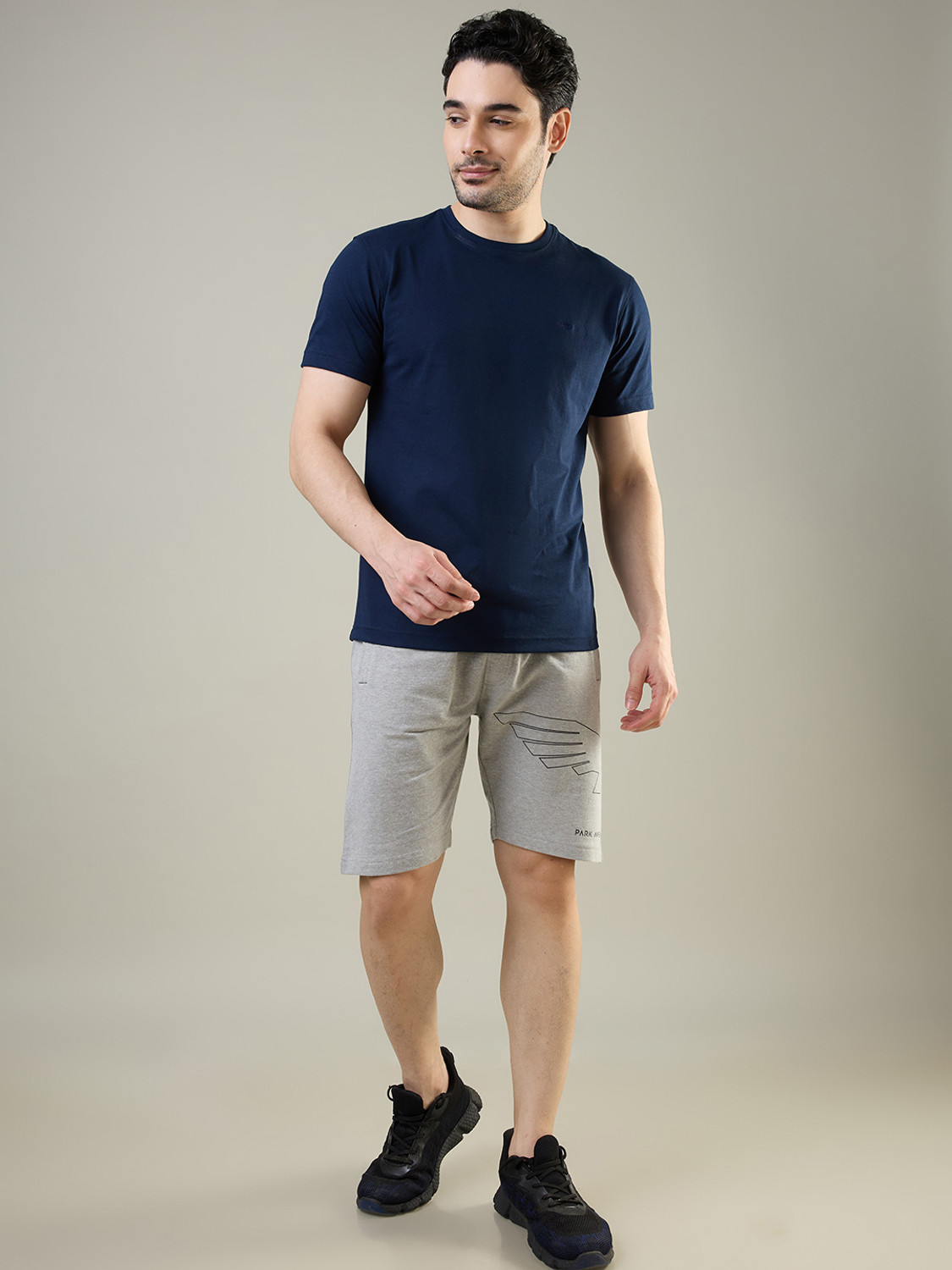Image of PARK AVENUE Solid Men Round Neck Dark Blue T-Shirt