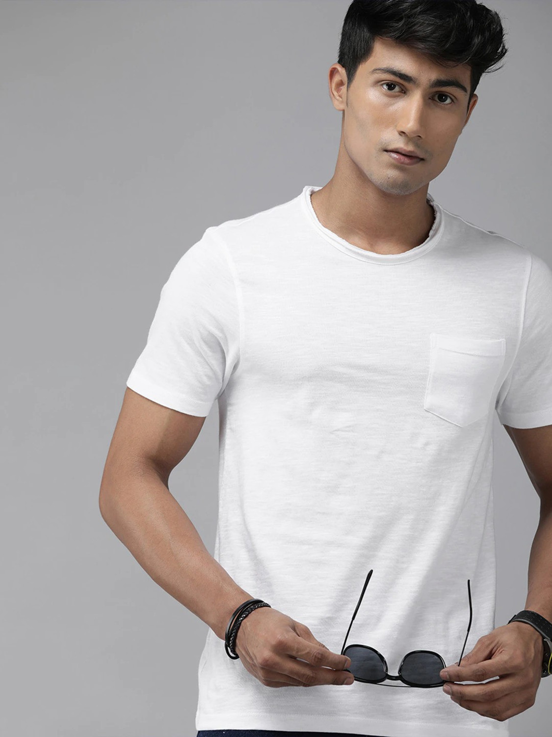 Image of Roadster Solid Men Round Neck White T-Shirt