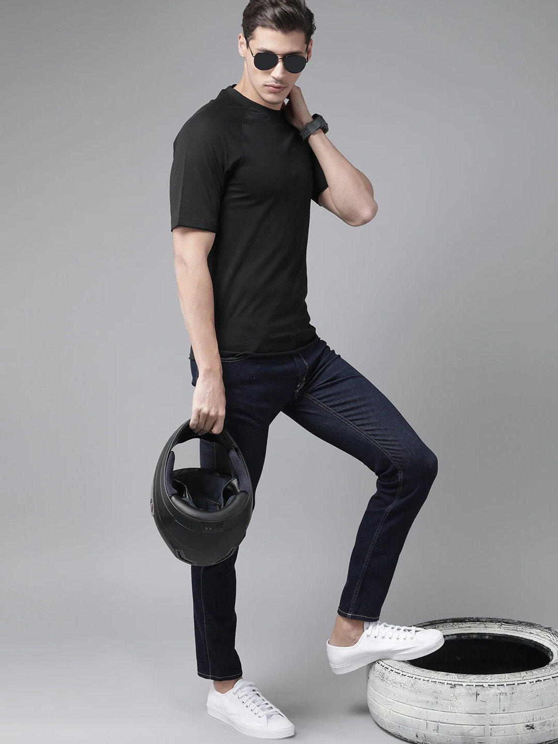 Image of Roadster Solid Men Round Neck Black T-Shirt