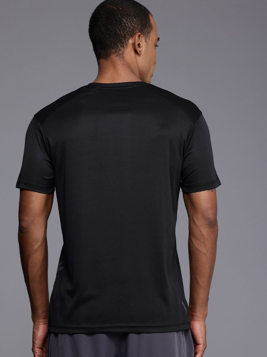 Image of HRX by Hrithik Roshan Printed Men Round Neck Black T-Shirt