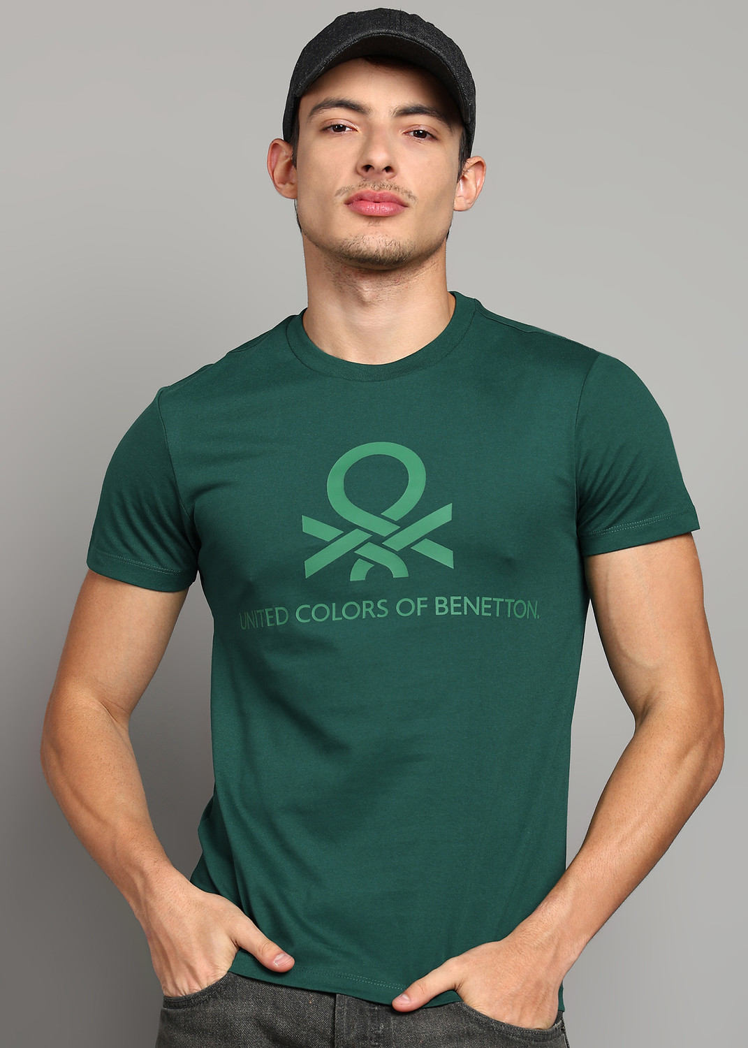 Image of United Colors of Benetton Graphic Print Men Round Neck Green T-Shirt