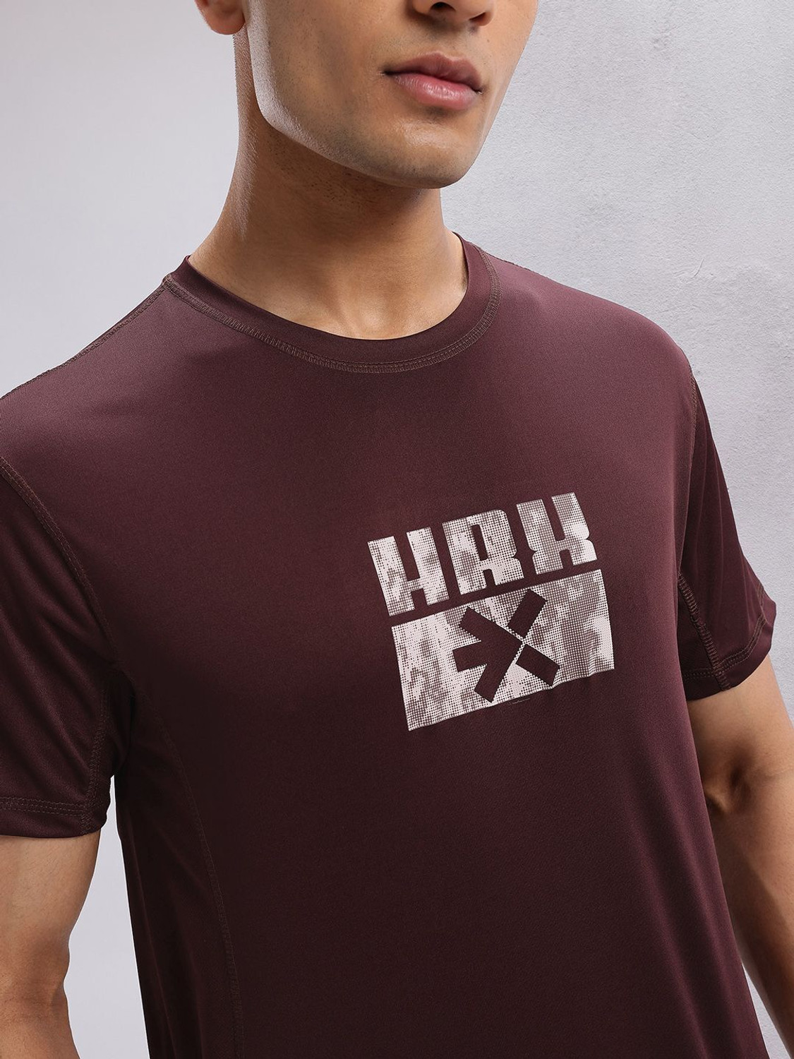 Image of HRX by Hrithik Roshan Graphic Print Men Round Neck Brown T-Shirt