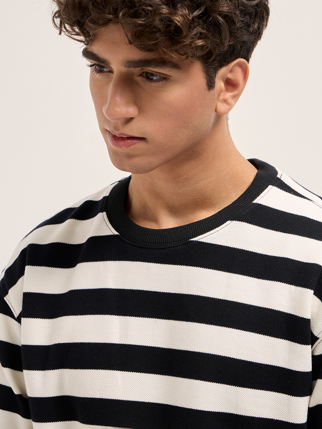 Image of THE BEAR HOUSE Striped Men Crew Neck Black T-Shirt