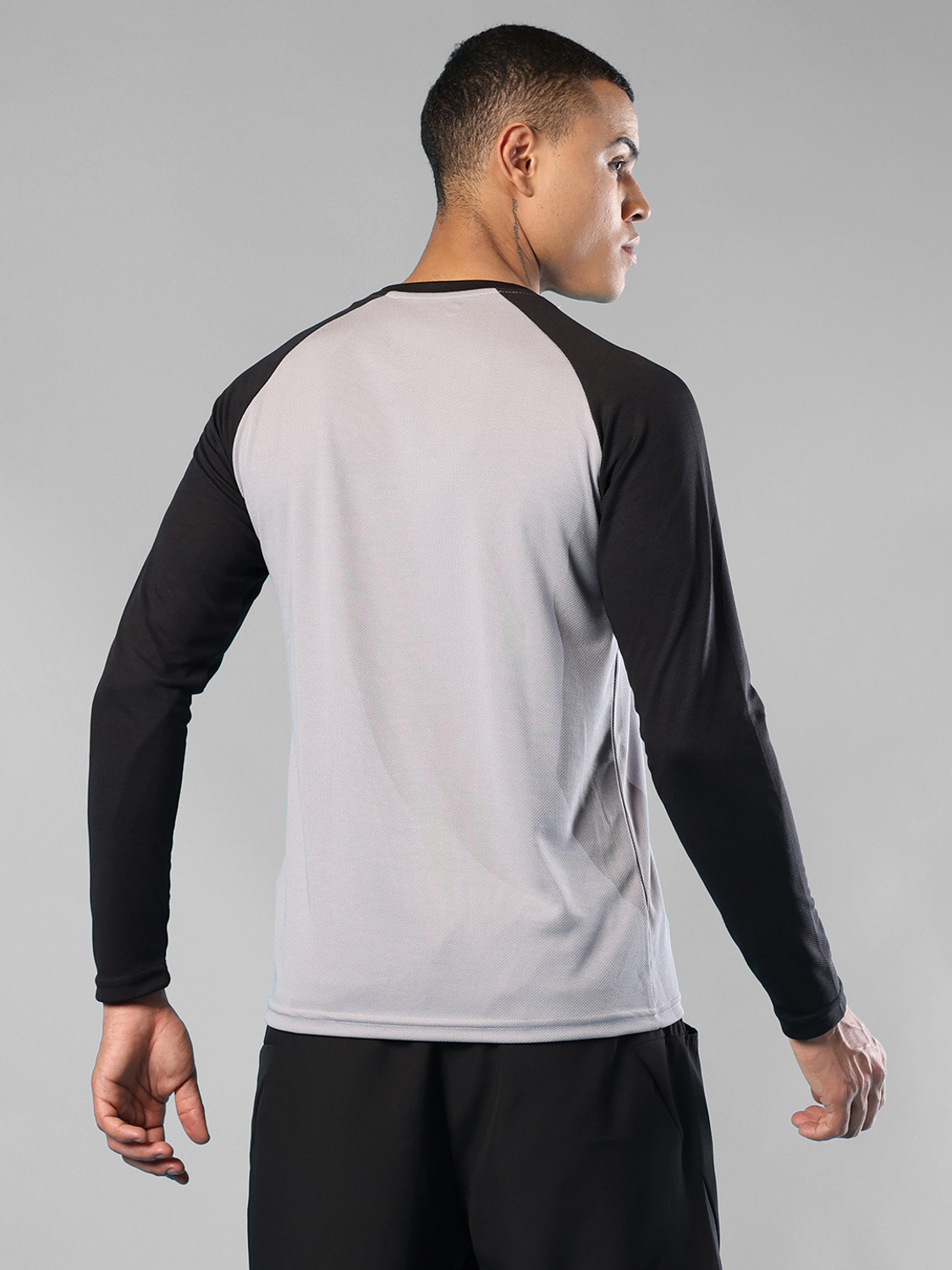 Image of HRX by Hrithik Roshan Printed Men Round Neck Black, White T-Shirt