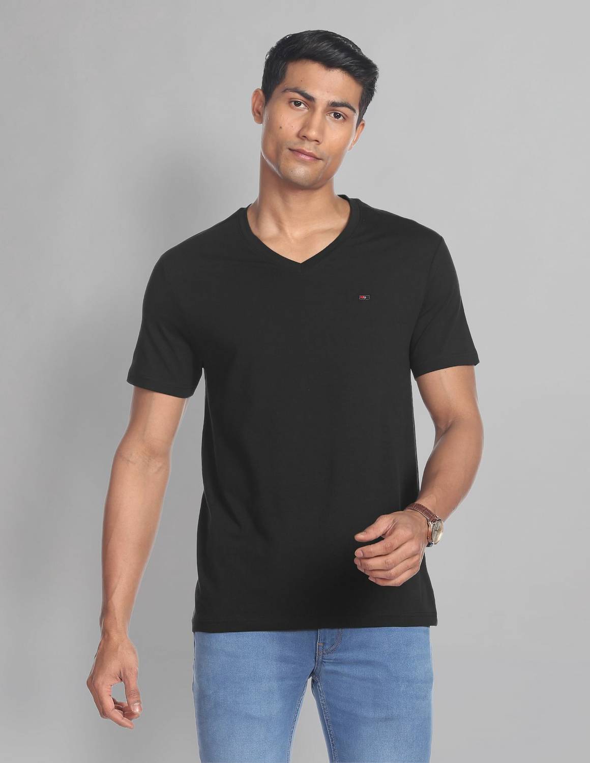 AD by Arvind Solid Men V Neck Black T-Shirt