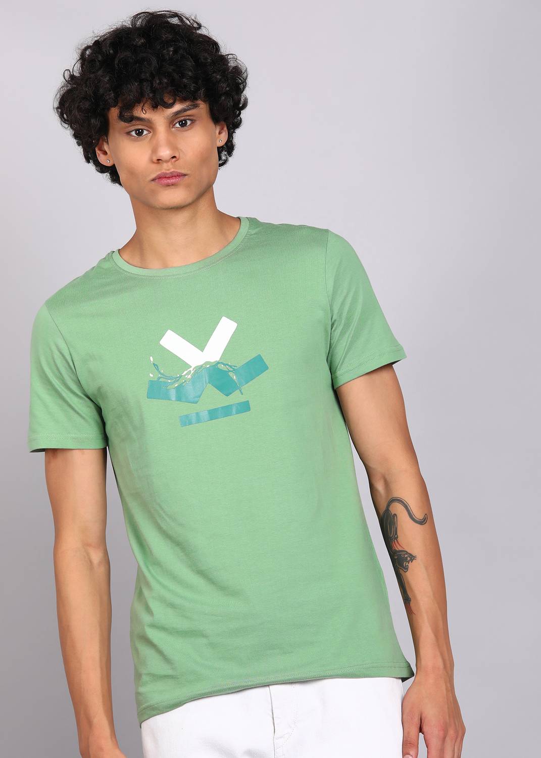 WROGN Men Graphic Print Round Neck Pure Cotton Green T-Shirt