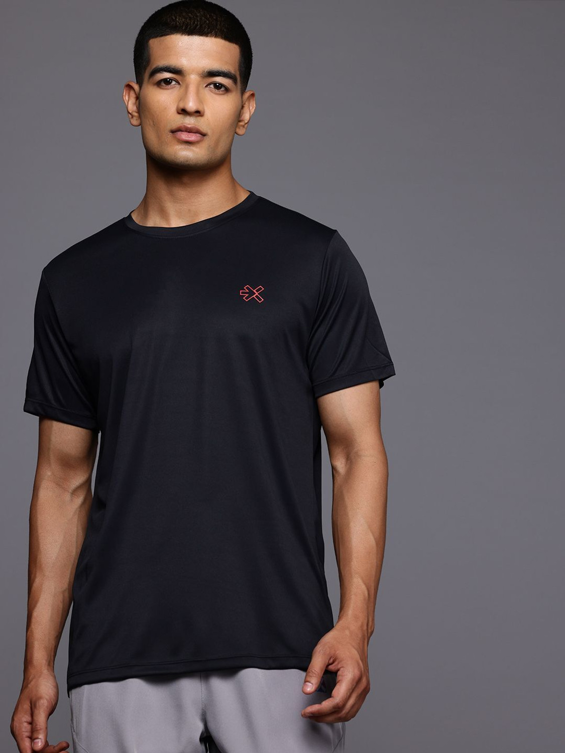 Image of HRX by Hrithik Roshan Printed Men Round Neck Black T-Shirt