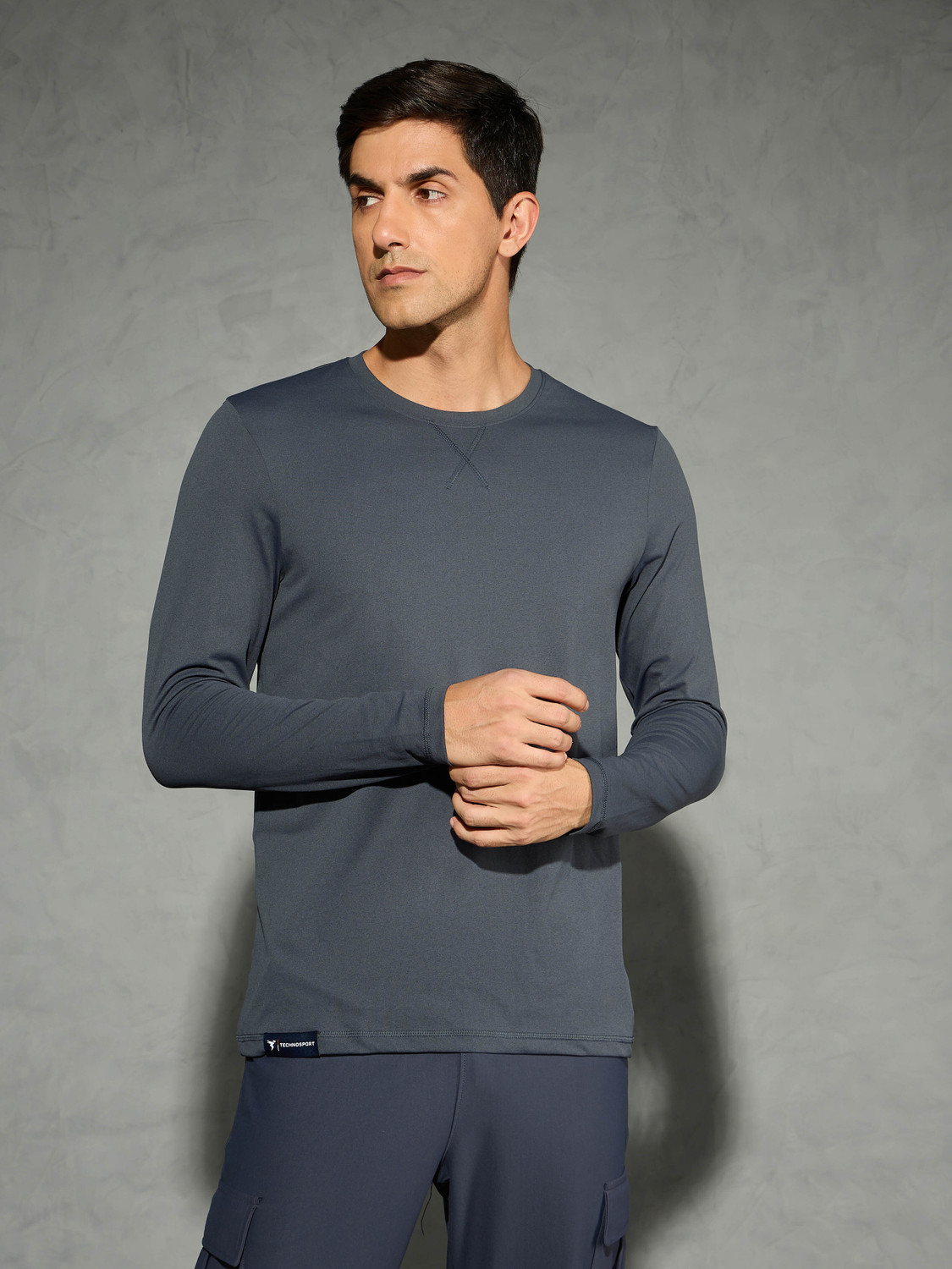 Image of TECHNOSPORT Solid Men Round Neck Grey T-Shirt
