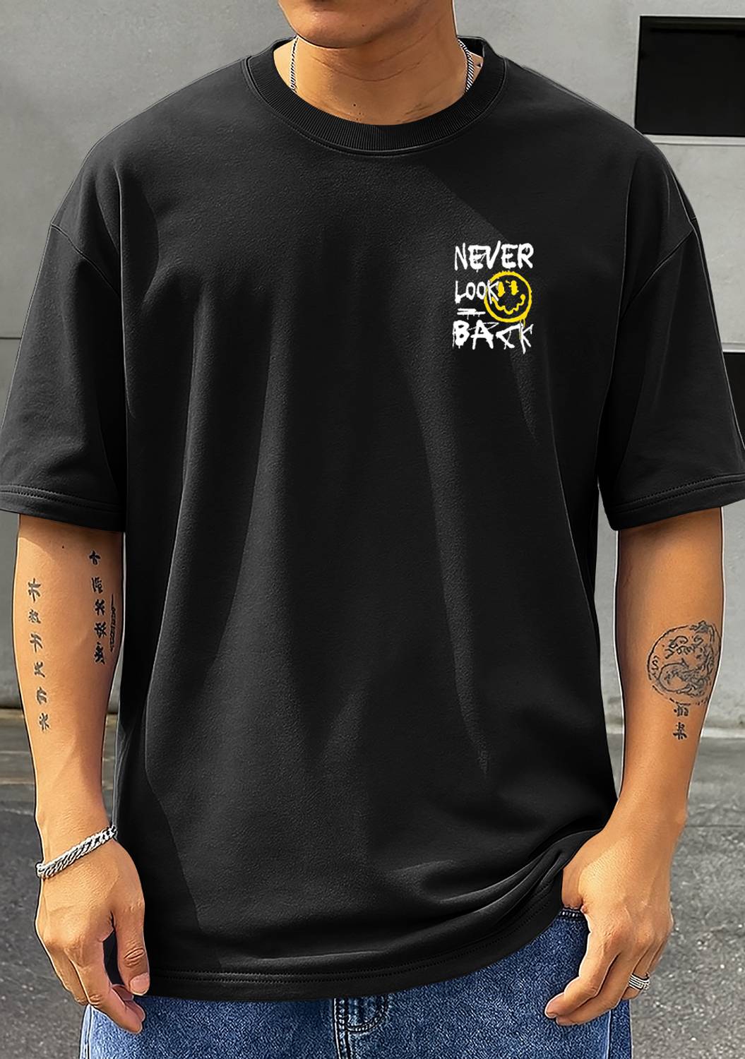 Men Printed Round Neck Cotton Blend Black T-Shirt - Image 2
