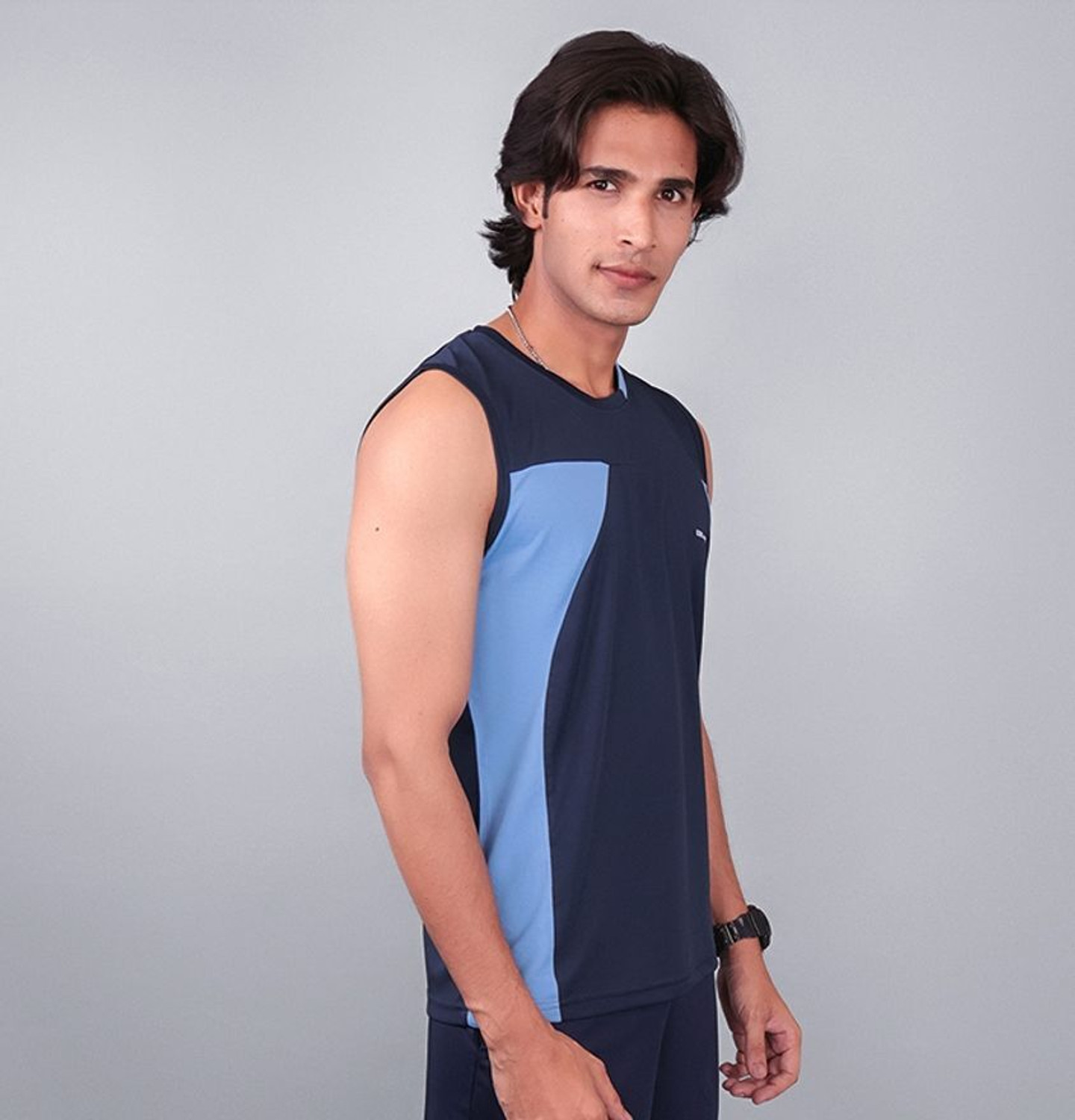 Image of UDI n ADI Solid Men Round Neck Dark Blue T-Shirt