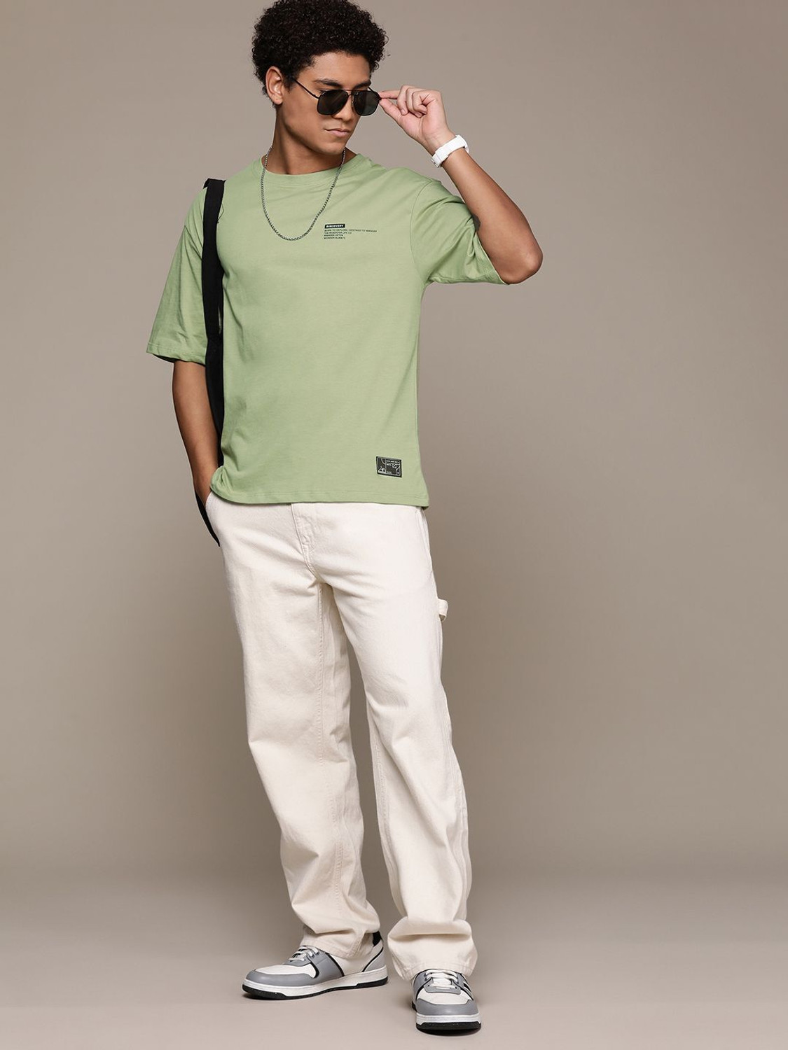 Image of Roadster Solid Men Round Neck Green T-Shirt