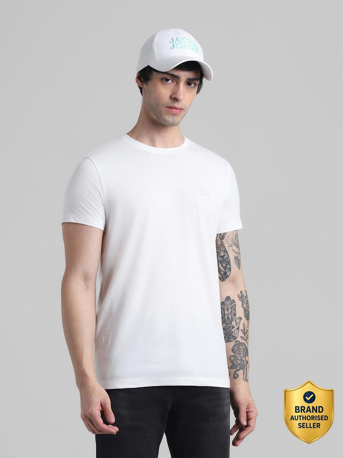 Image of JACK & JONES Solid Men Round Neck White T-Shirt