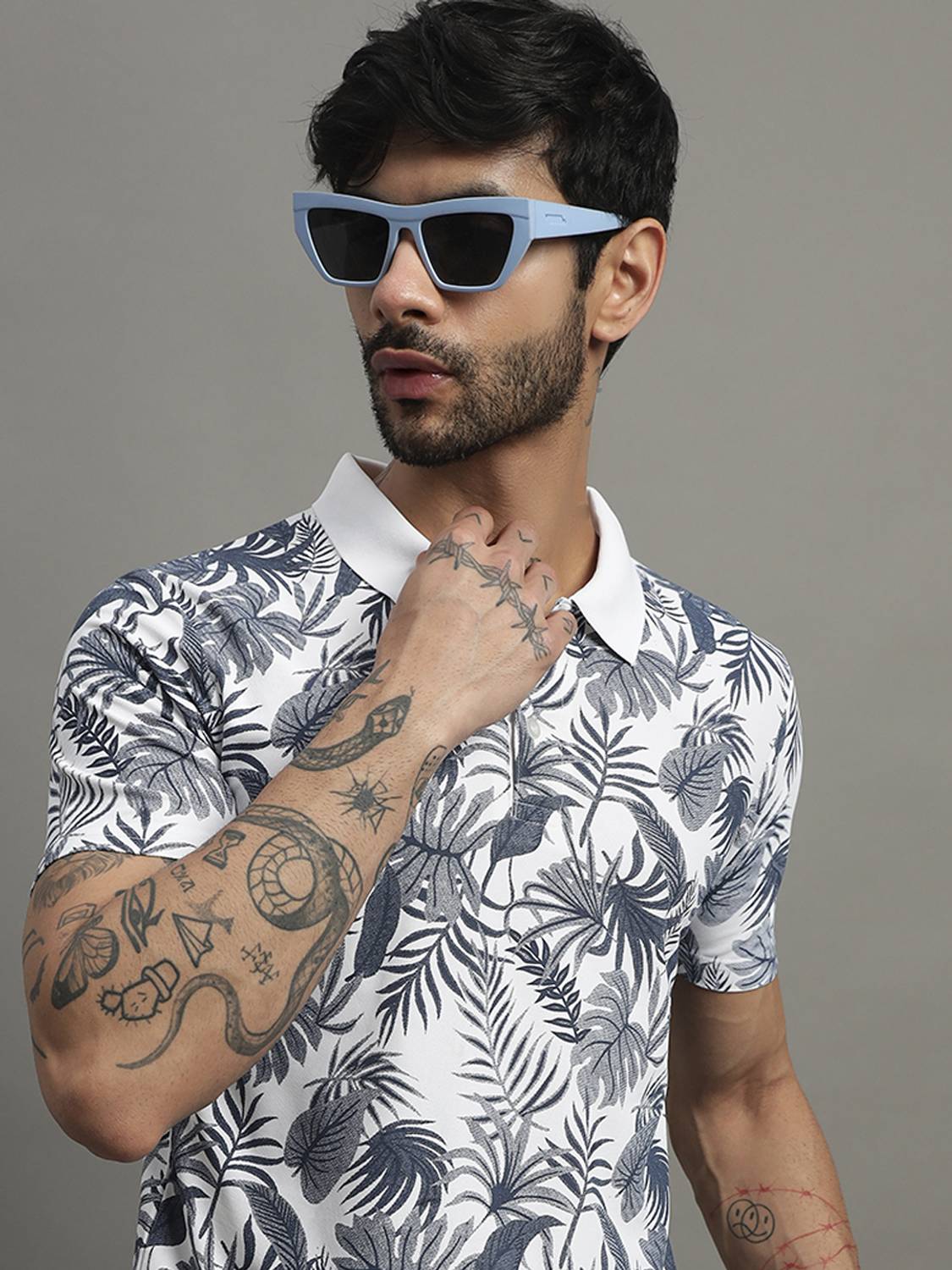 TIMBER HITCH Men Printed Polo Neck Cotton Blend White T-Shirt