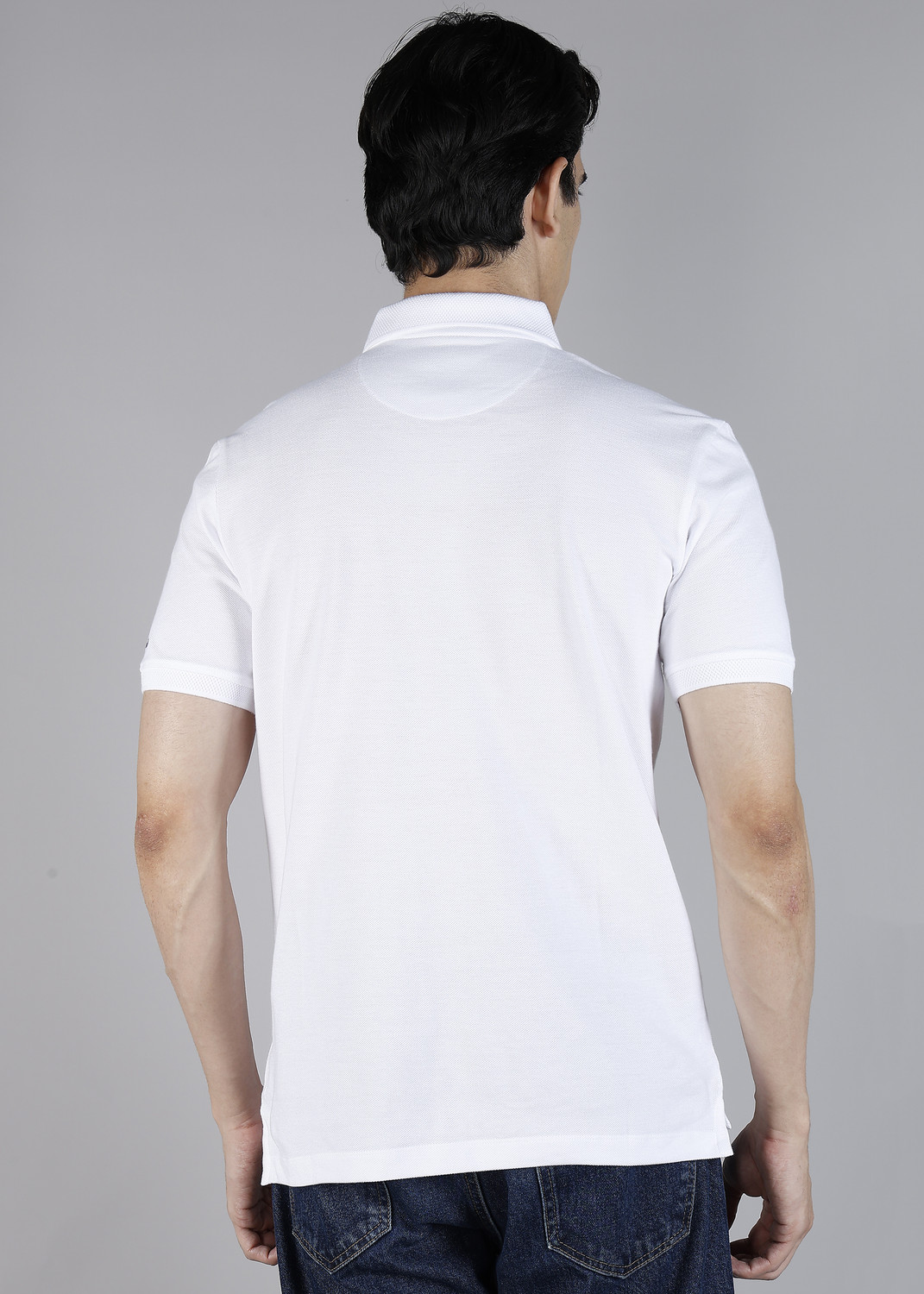 Image of VAN HEUSEN SPORT Men Solid Round Neck Polycotton White T-Shirt