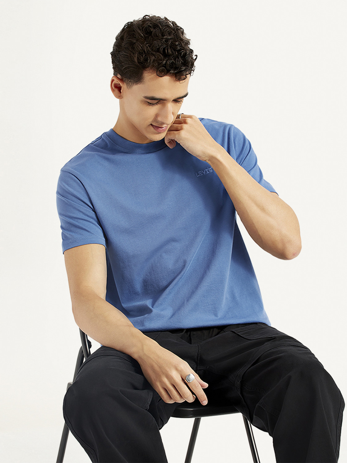 Image of LEVI'S Solid Men Crew Neck Blue T-Shirt