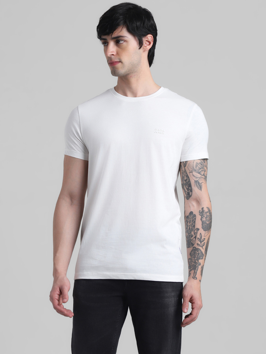 Image of JACK & JONES Solid Men Round Neck White T-Shirt