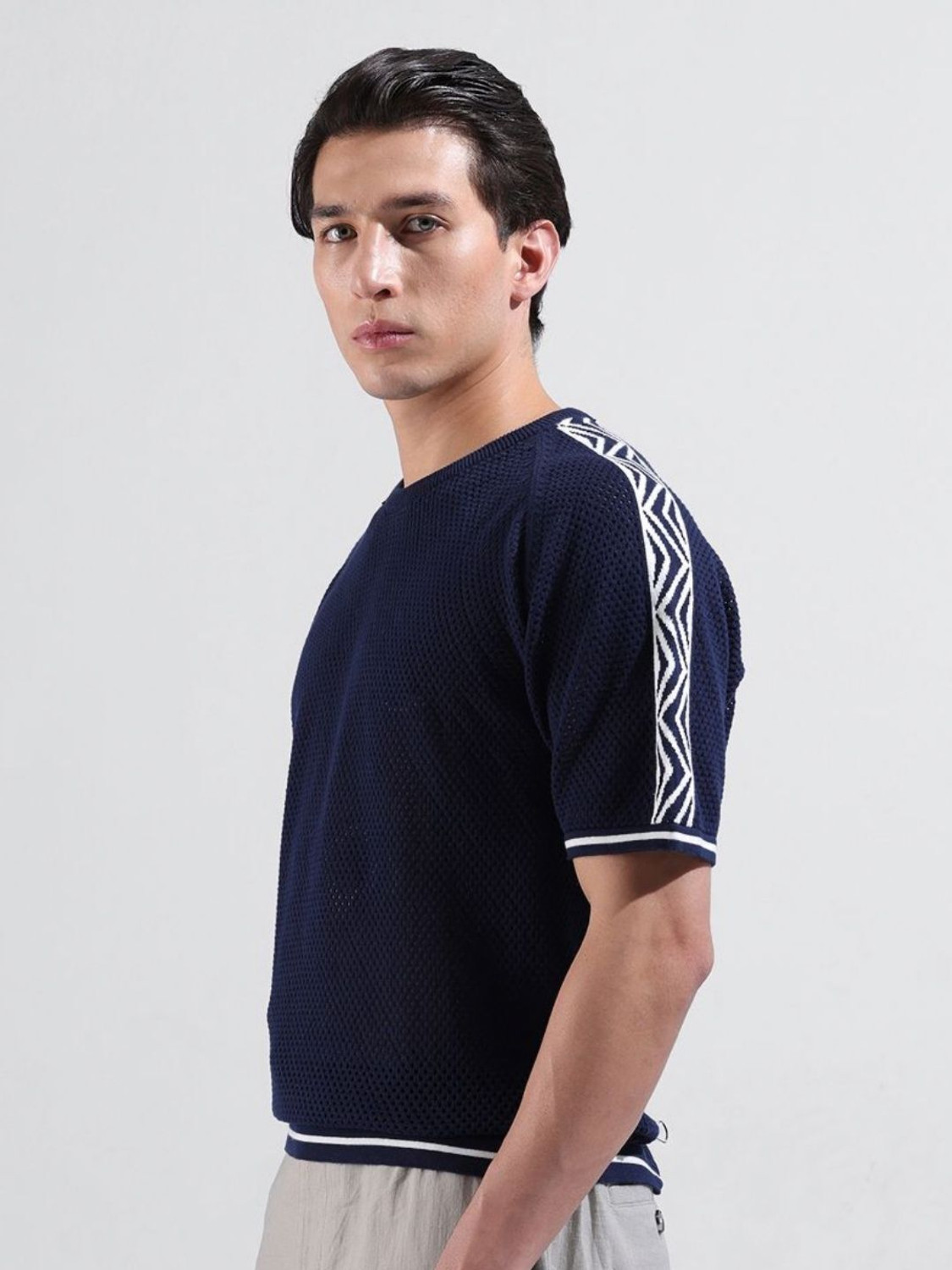 Image of The Indian Garage Co. Solid Men Crew Neck Blue T-Shirt