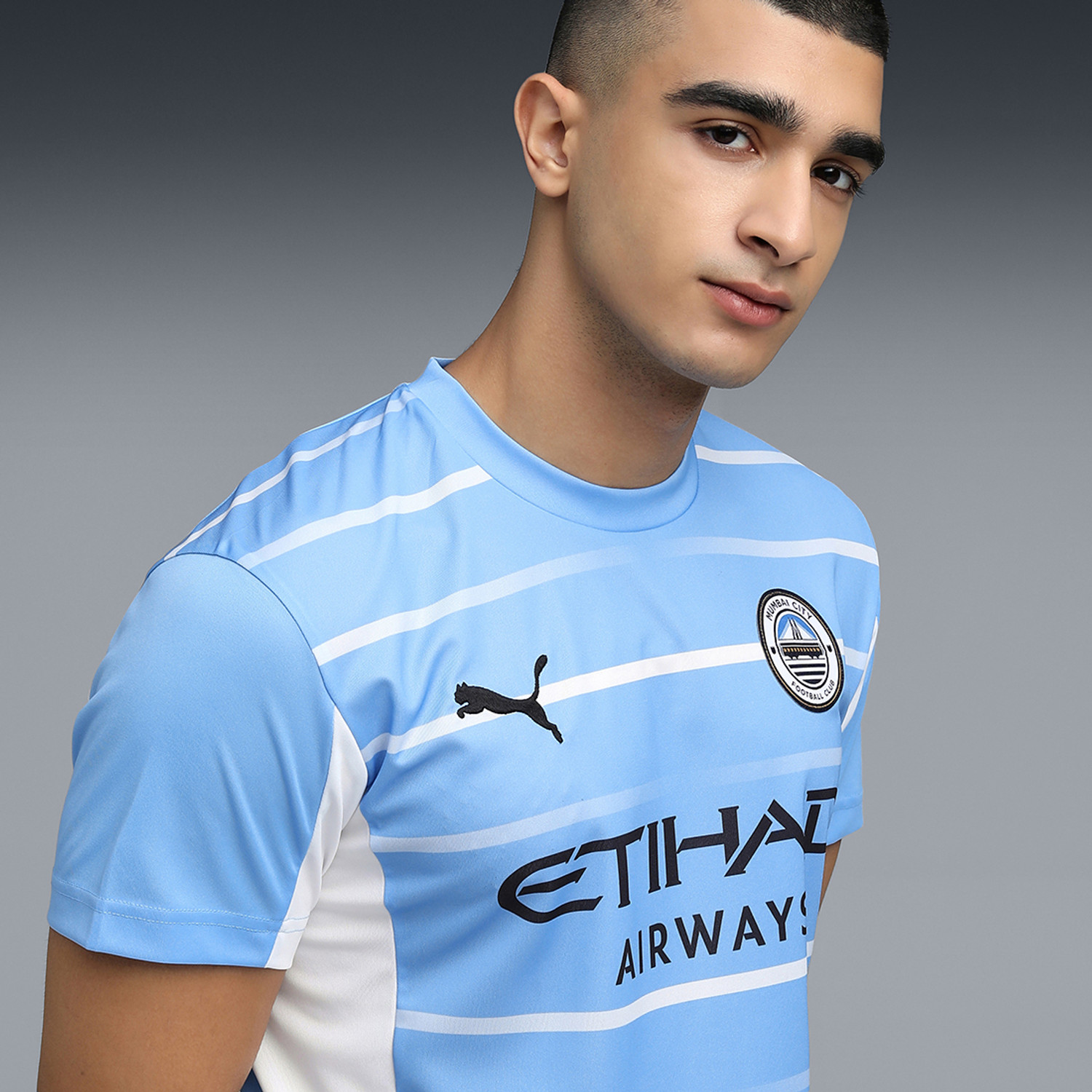 Image of PUMA Solid Men Crew Neck Blue T-Shirt