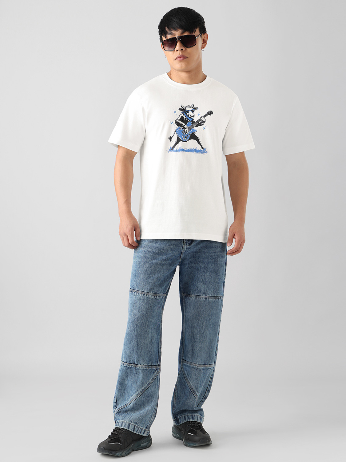 Image of The Souled Store Graphic Print Men Round Neck White T-Shirt