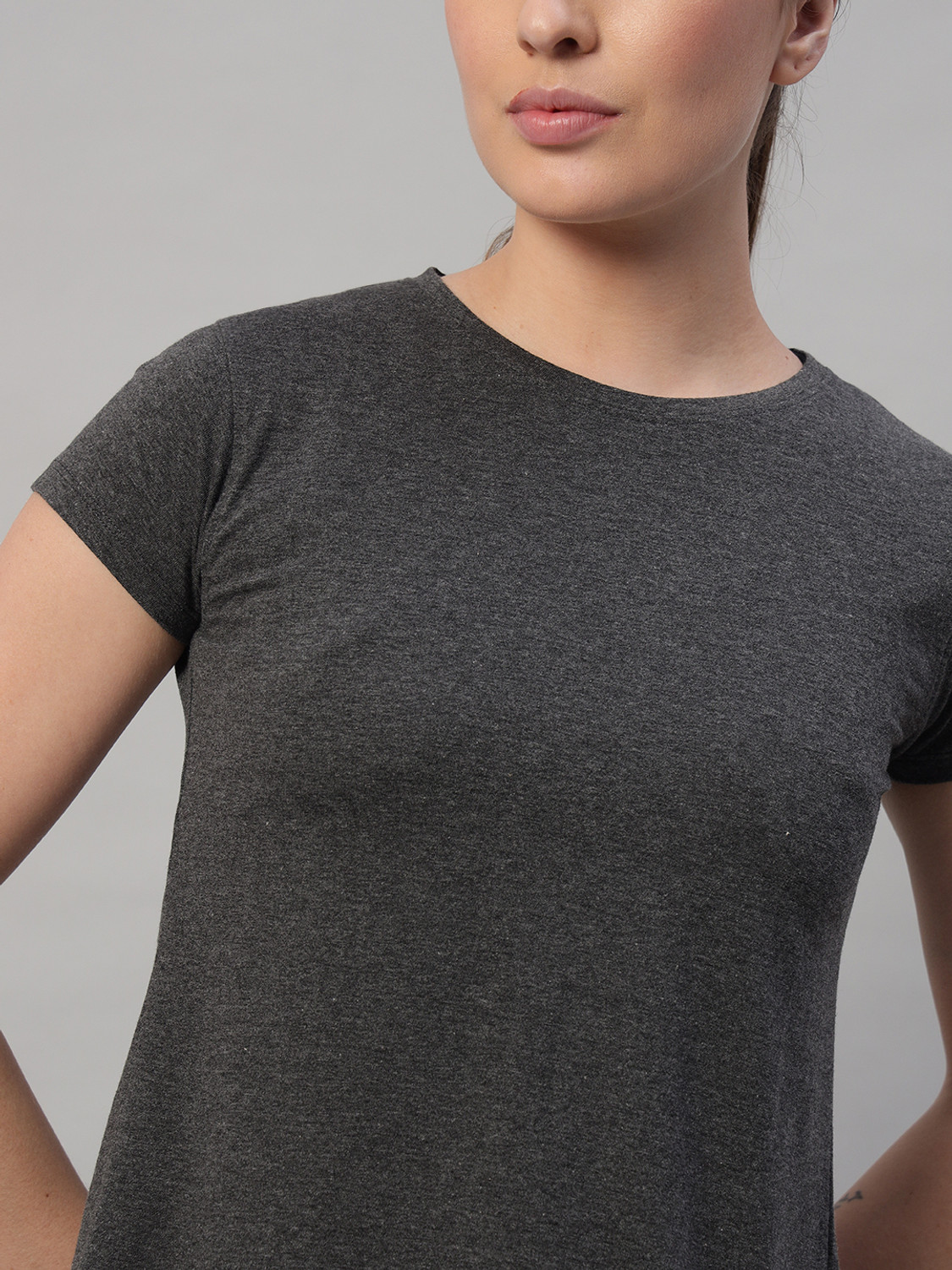 Image of Ap'pulse Solid Women Round Neck Grey T-Shirt