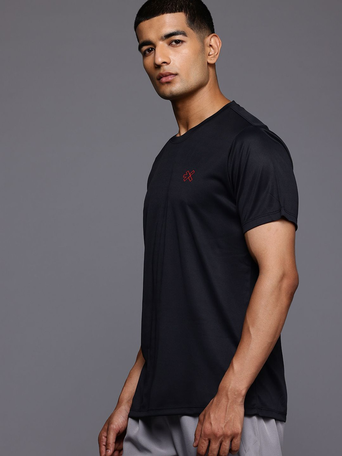 Image of HRX by Hrithik Roshan Printed Men Round Neck Black T-Shirt