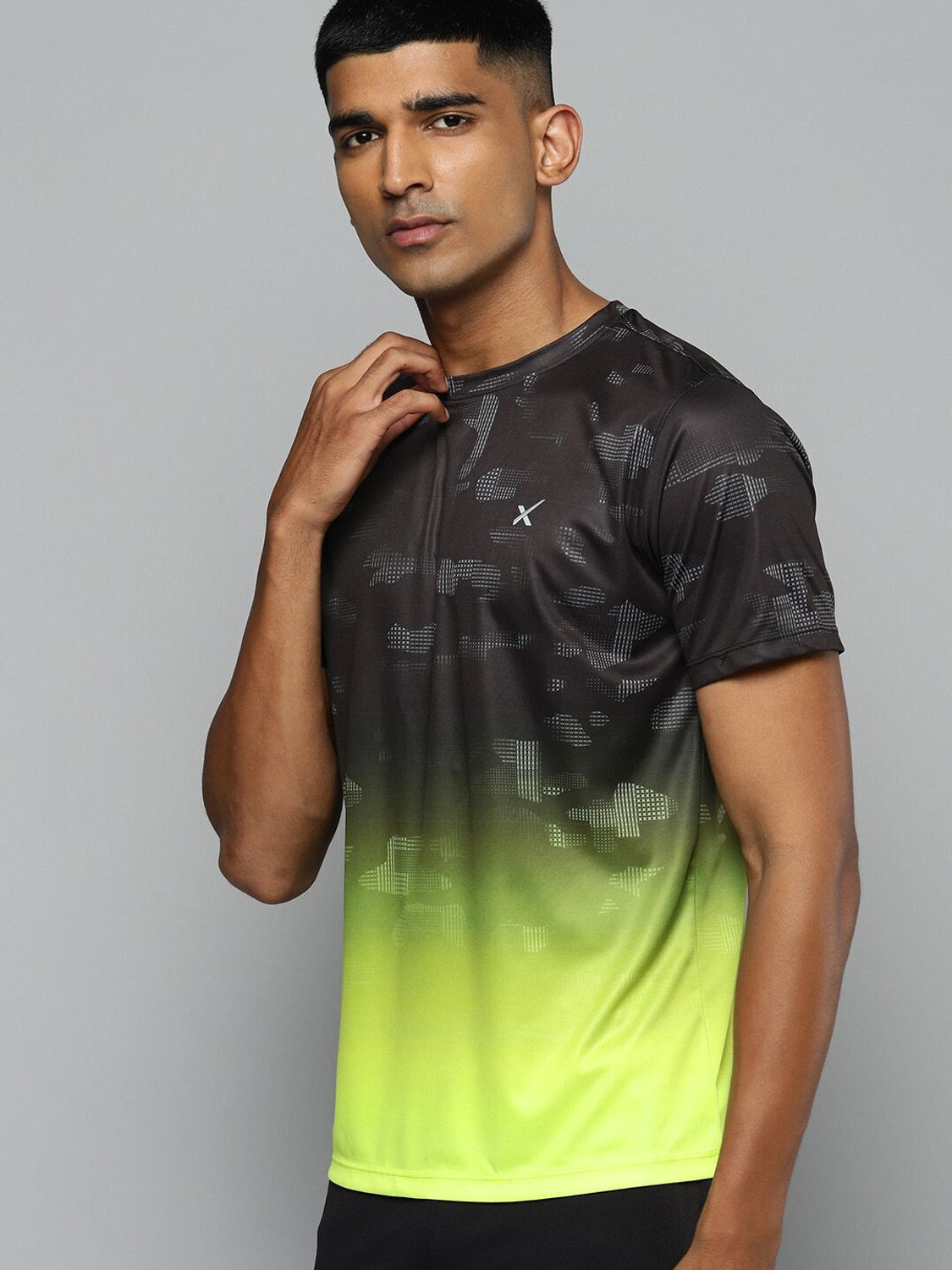 Image of HRX by Hrithik Roshan Colorblock Men Round Neck Green T-Shirt