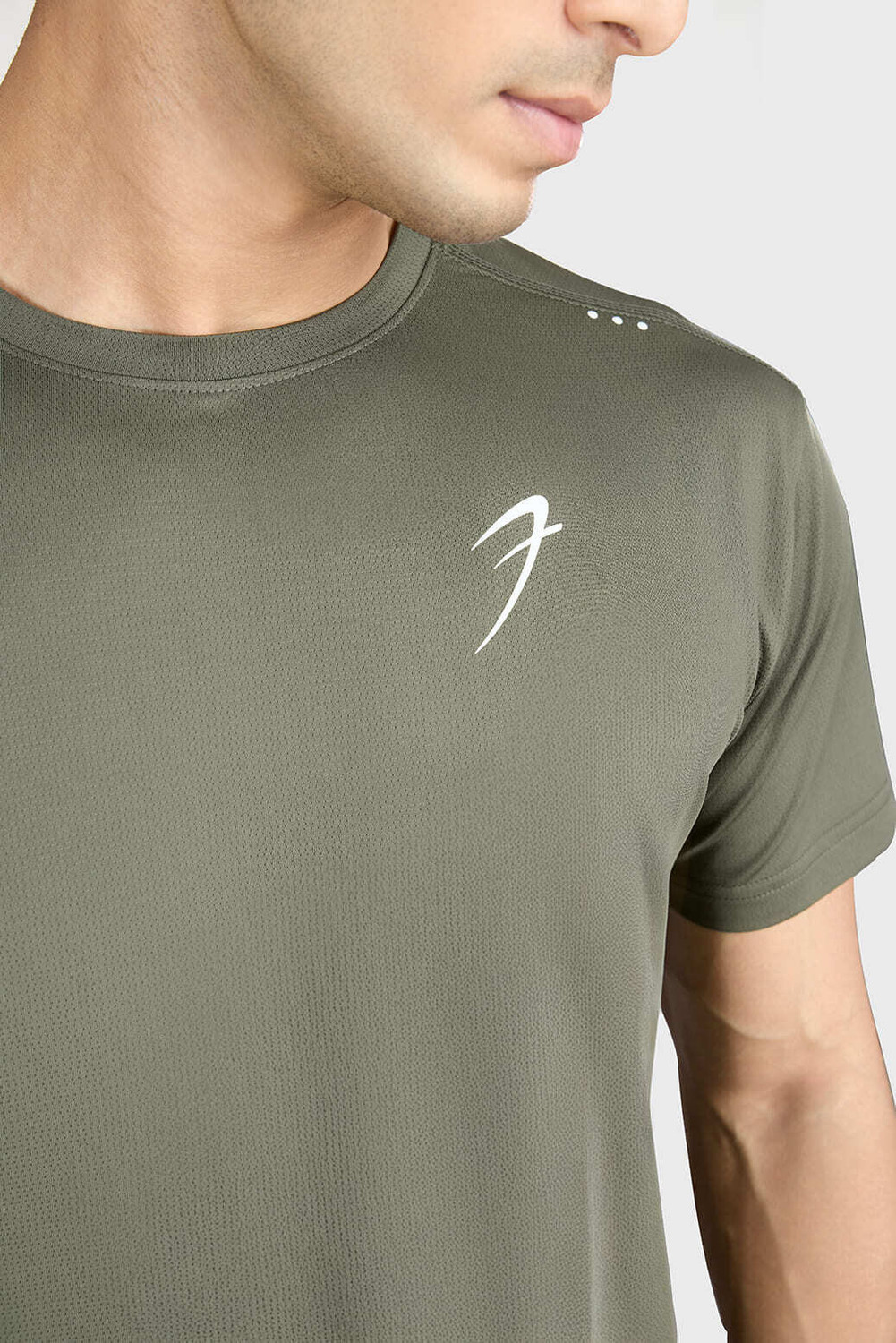 Image of FuaarK Solid Men Crew Neck Green T-Shirt