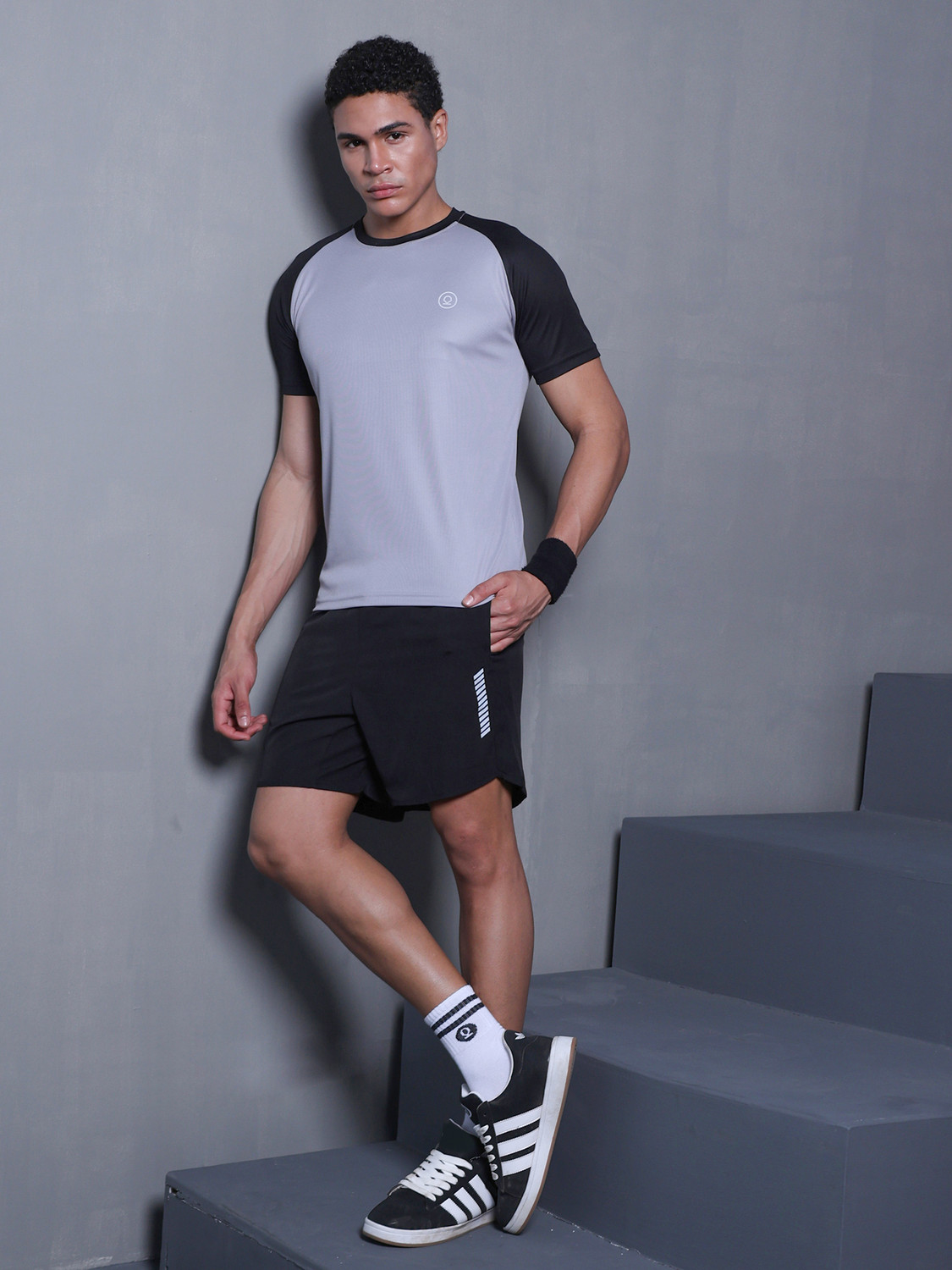 Image of CHKOKKO Colorblock Men Round Neck Grey T-Shirt