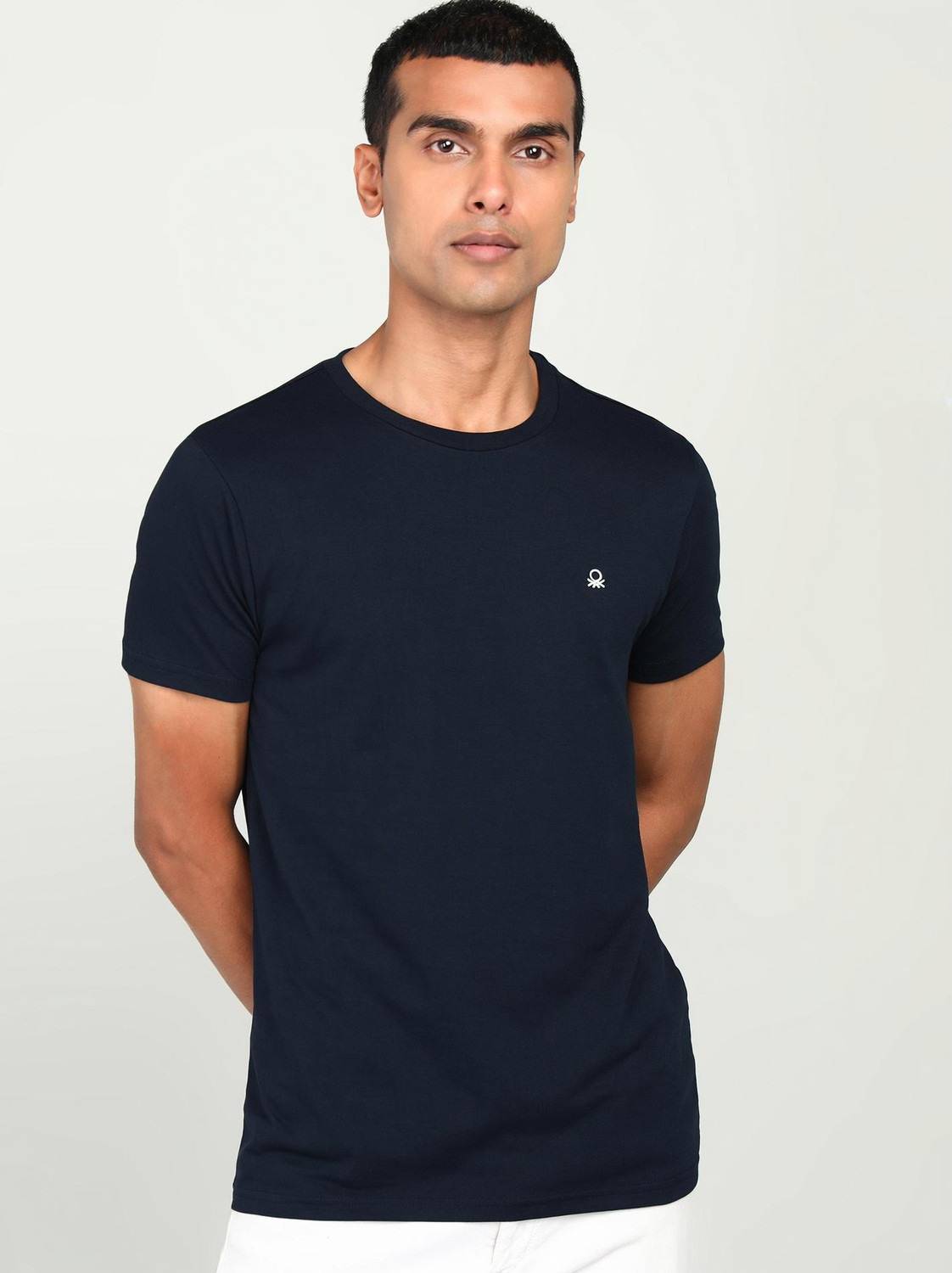 Image of United Colors of Benetton Solid Men Round Neck Navy Blue T-Shirt