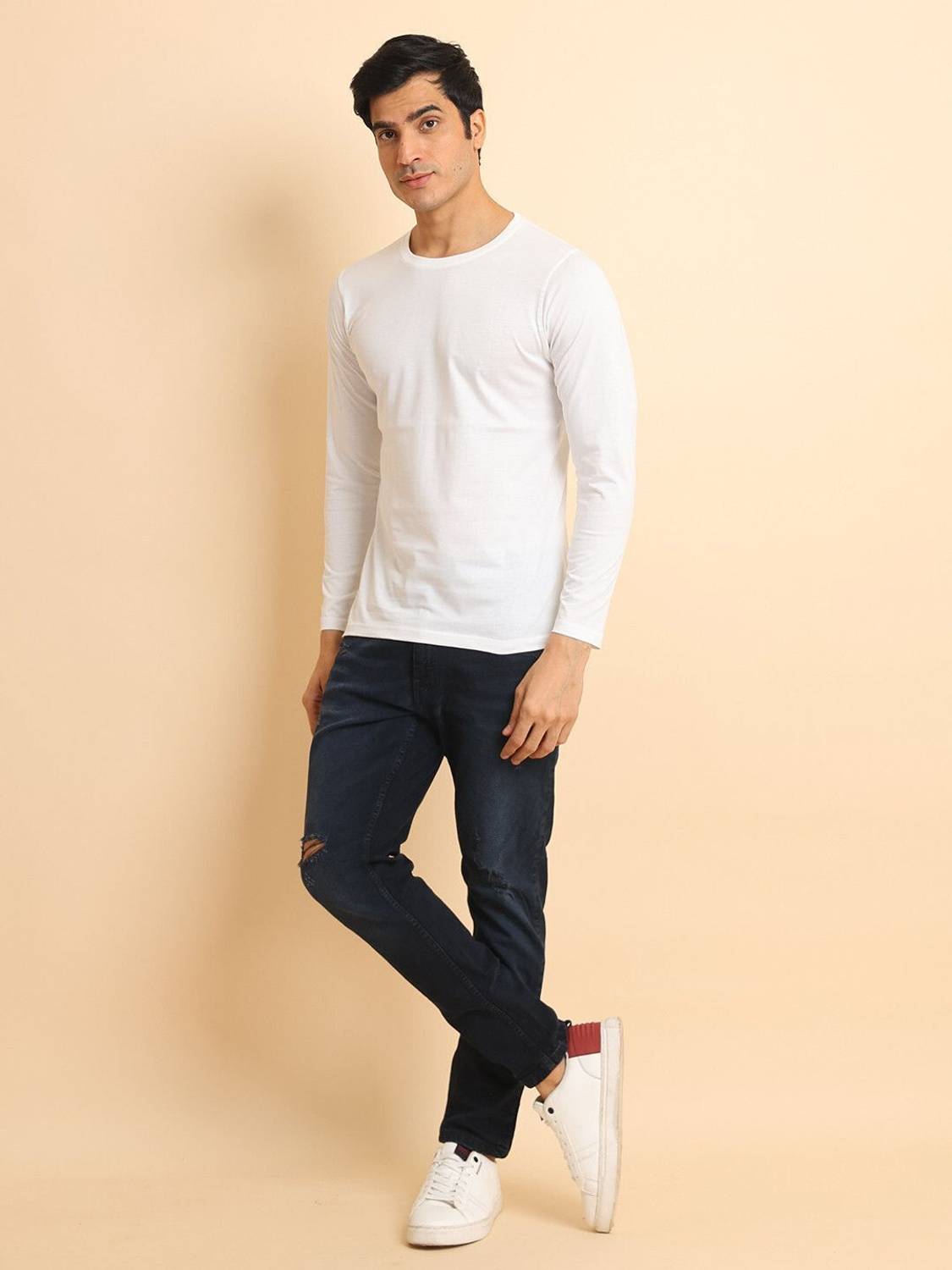 BERRYBLUES Solid Men Round Neck White T-Shirt